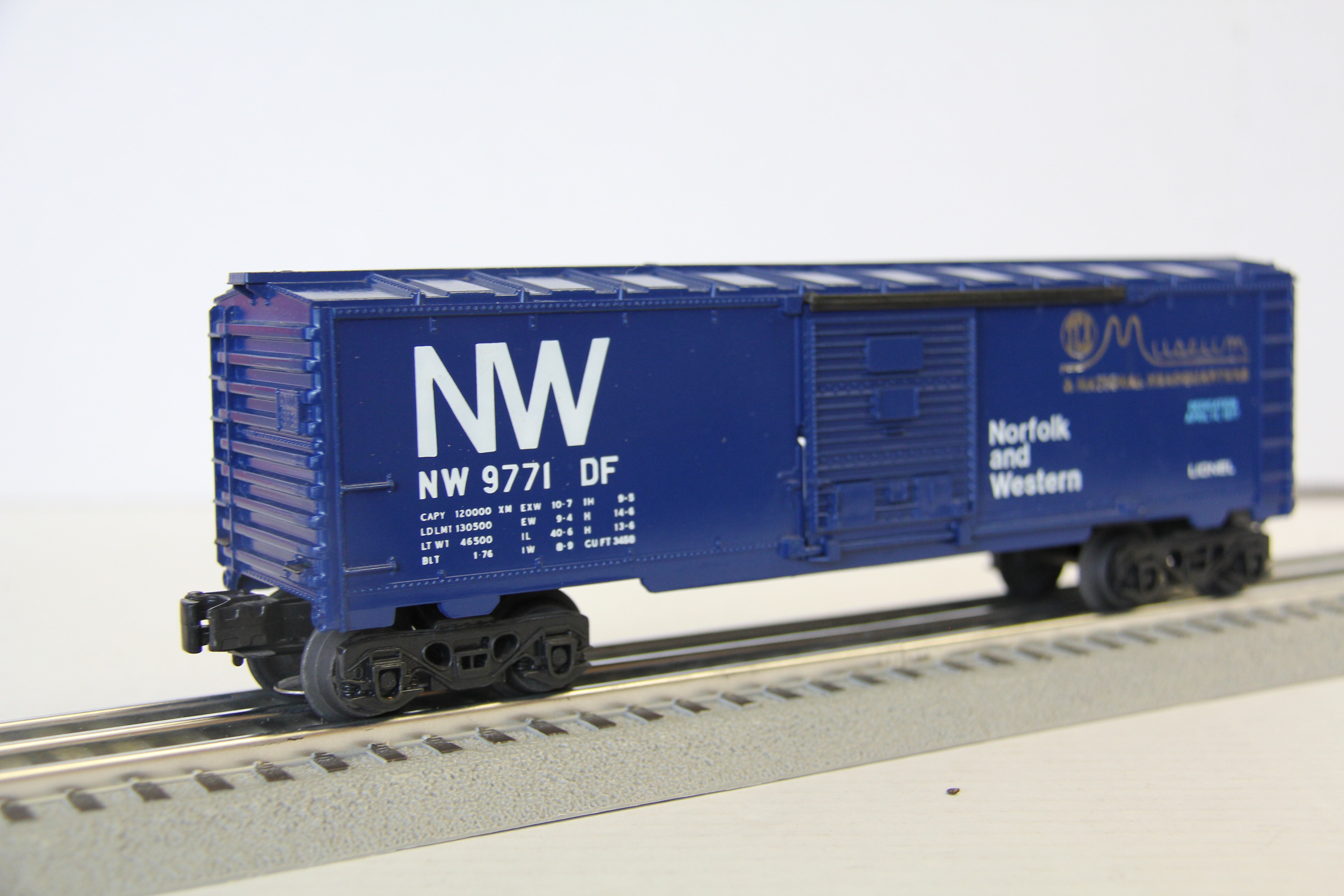 Lionel 6-9771 Norfolk & Western Box Car-Second hand-M4521