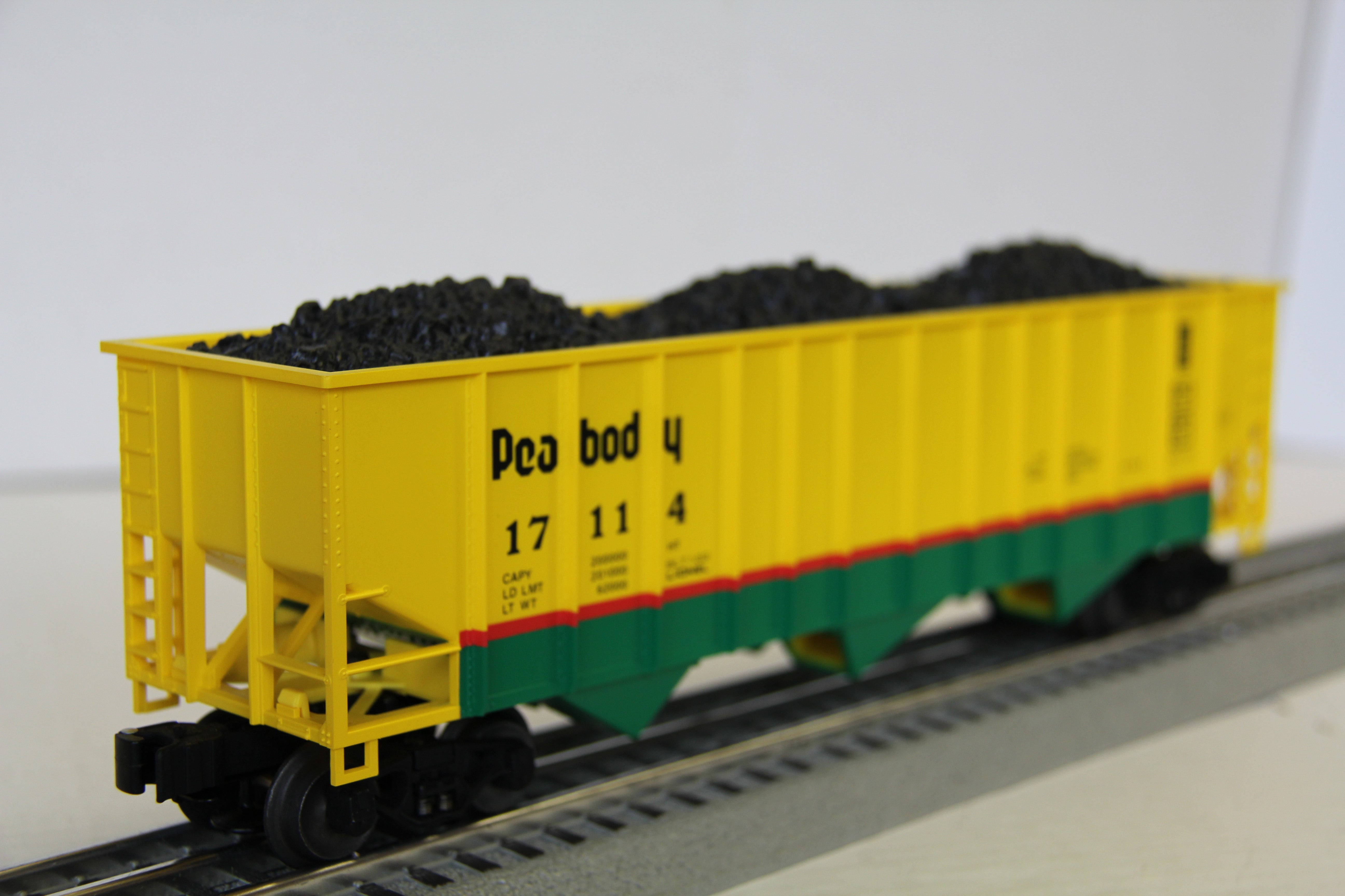 Lionel 6-17114 Peabody Three Bay Hopper w/ Simulated Coal Load-Second hand-M4524