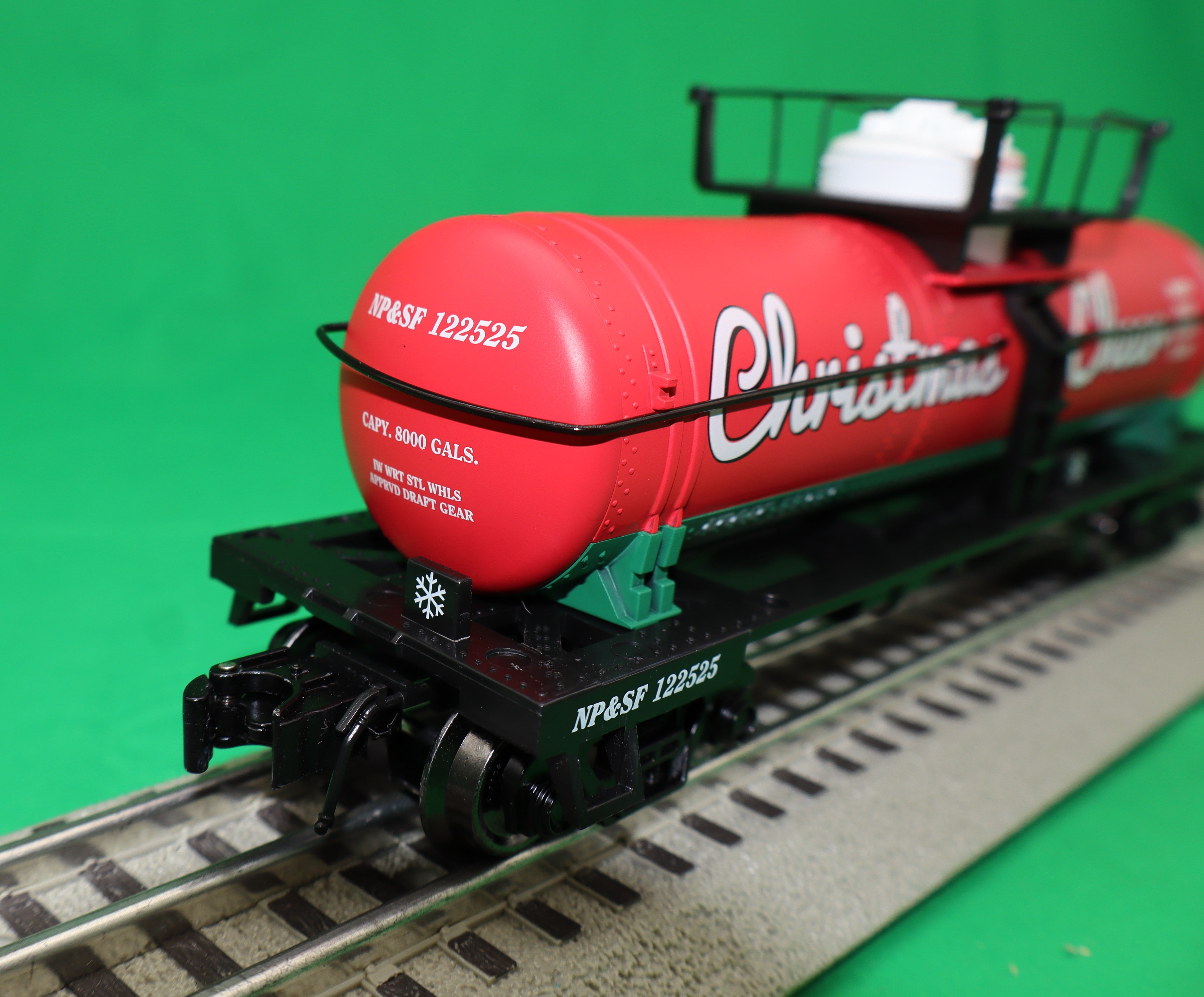 Ready Made Trains RMT-96850-3 - 8000 Gallon Single Dome Tank "Christmas Cheer" #122525
