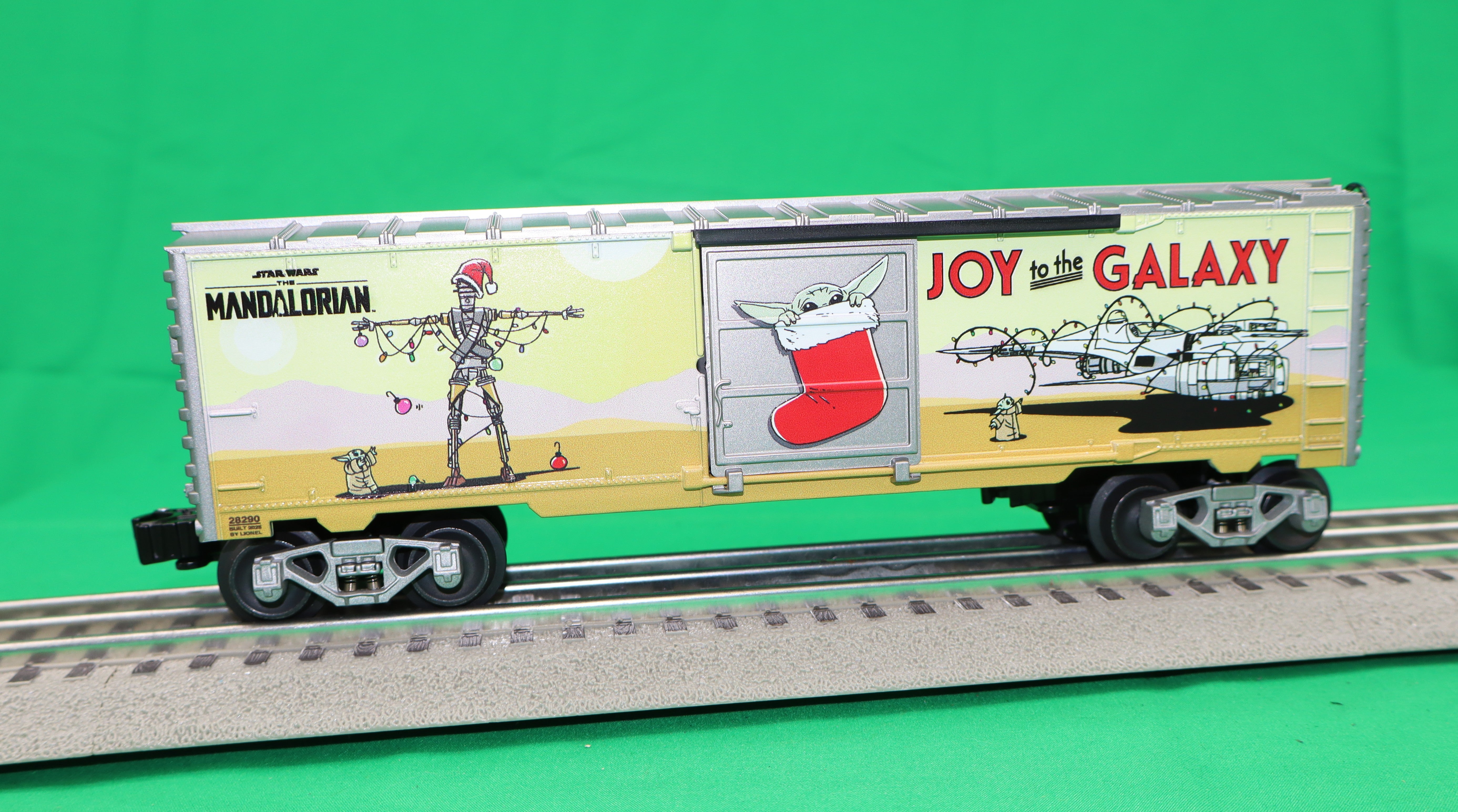 Lionel 2528290 - Star Wars The Mandalorian - Boxcar "Grogu Christmas"