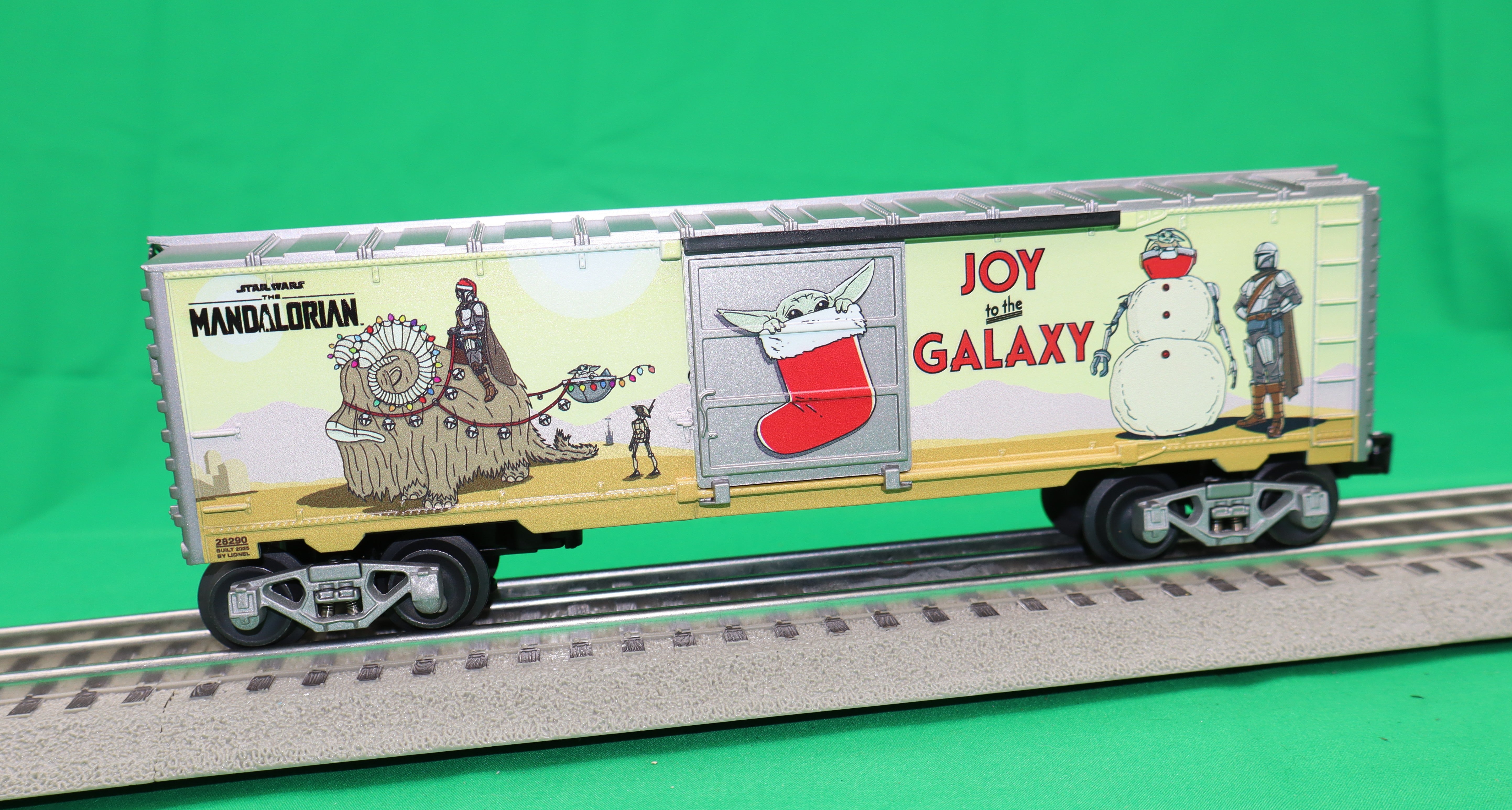 Lionel 2528290 - Star Wars The Mandalorian - Boxcar "Grogu Christmas"