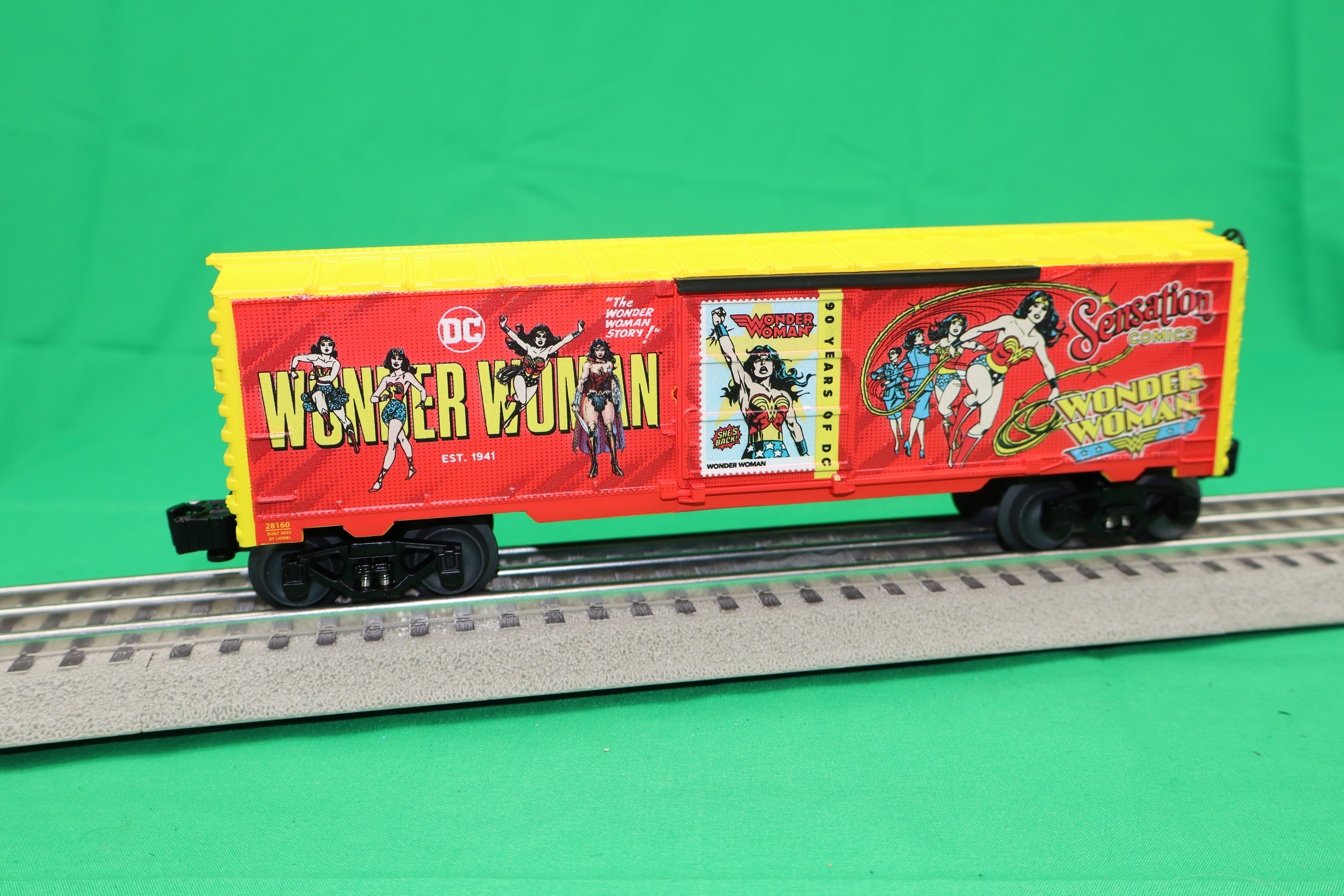Lionel 2528160 - DC Comics - 90th Anniversary Boxcar "Wonder Woman"