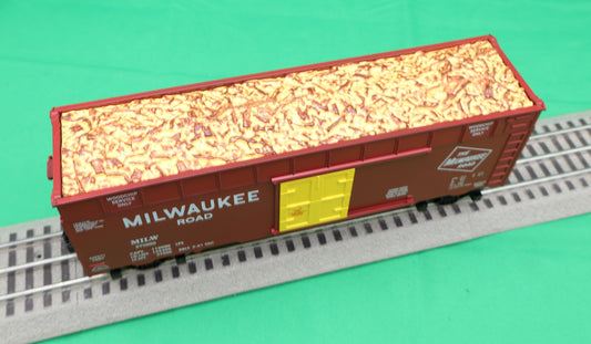 Ready Made Trains RMT-86416 - 40' Woodchip Car "Milwaukee Road" - MrMuffin'sTrains