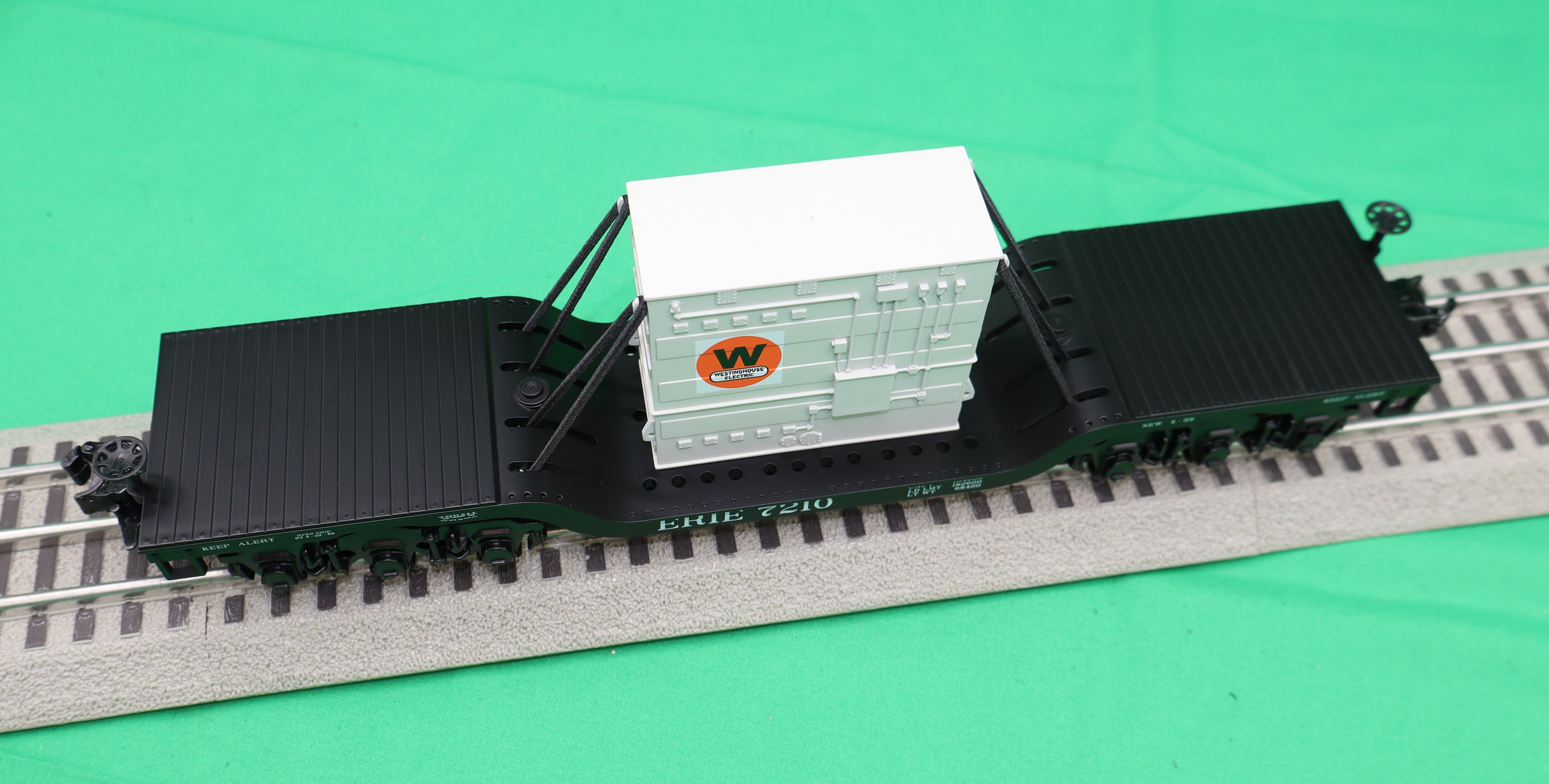 MTH 30-76948 - Dep. Center Flat Car "Erie" #7210 w/ Transformer Load (Westinghouse) - Custom Run for MrMuffin'sTrains