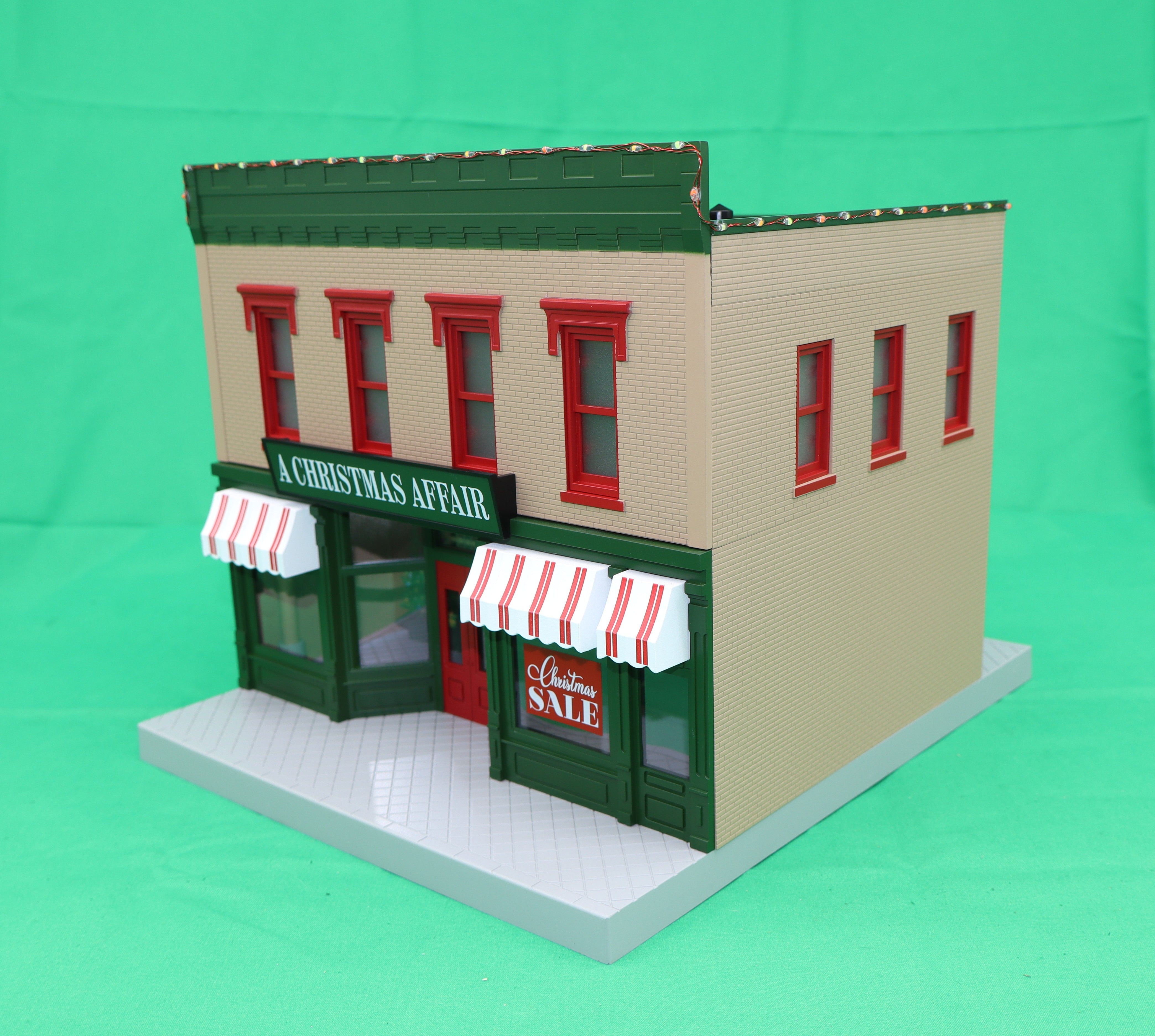MTH 30-90736 - 2-Story City Building 1 "Christmas" w/ LEDs