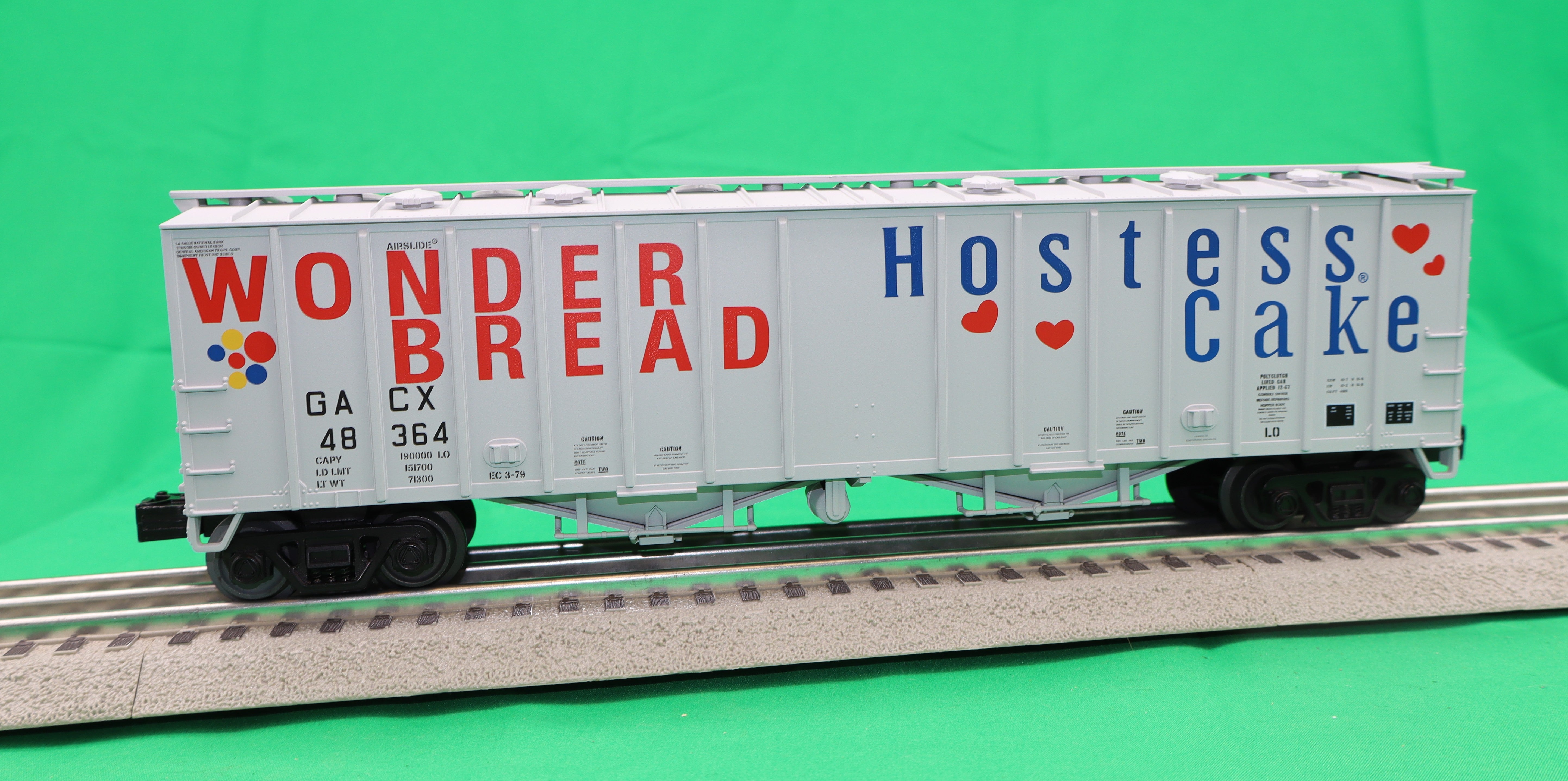 MTH 30-75765 - Airslide Hopper Car "Wonder Bread" #48364 (Hostess Cake)