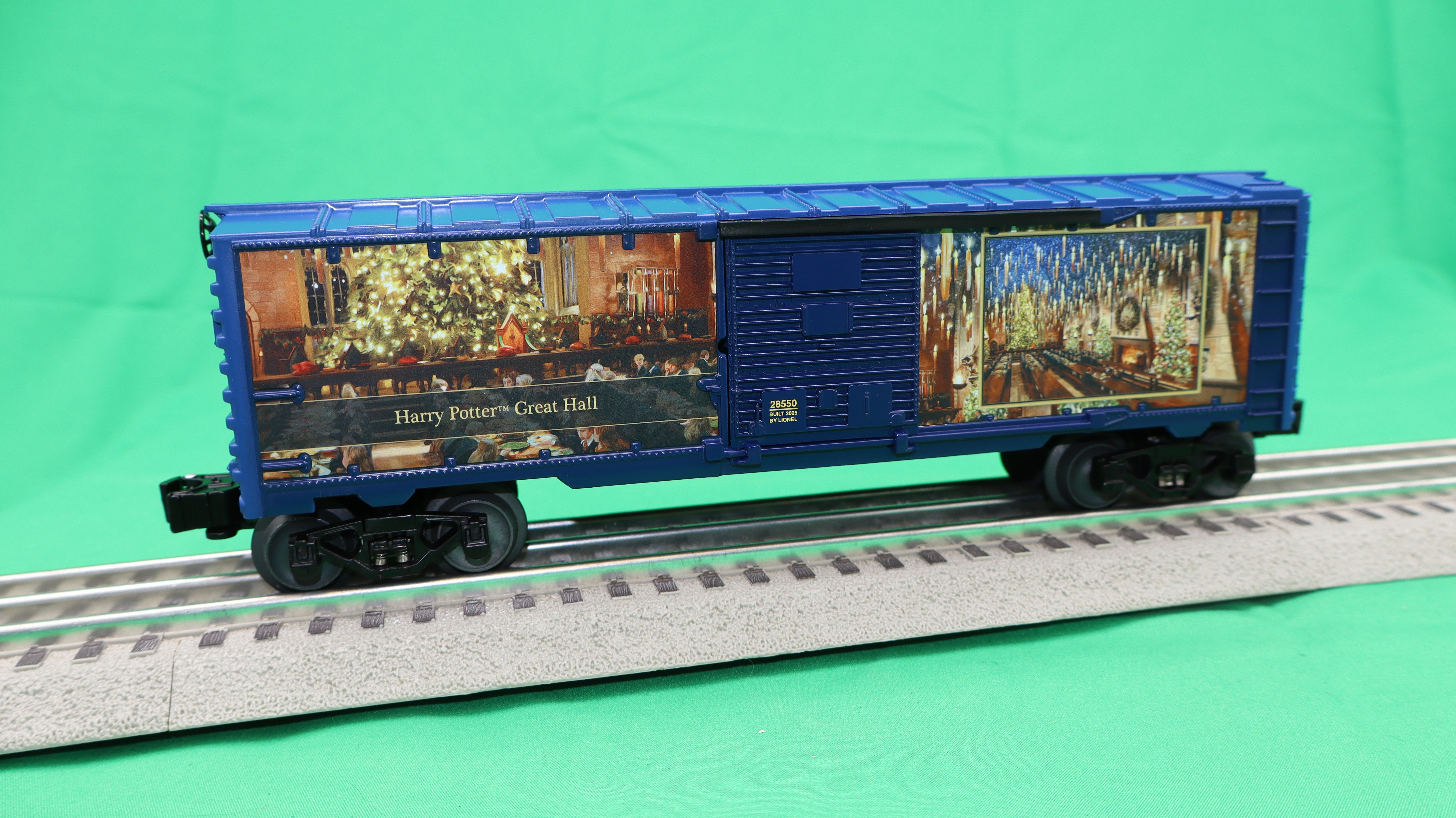 Lionel 2528550 - Thomas Kinkade Studios  - Harry Potter Boxcar "Great Hall"