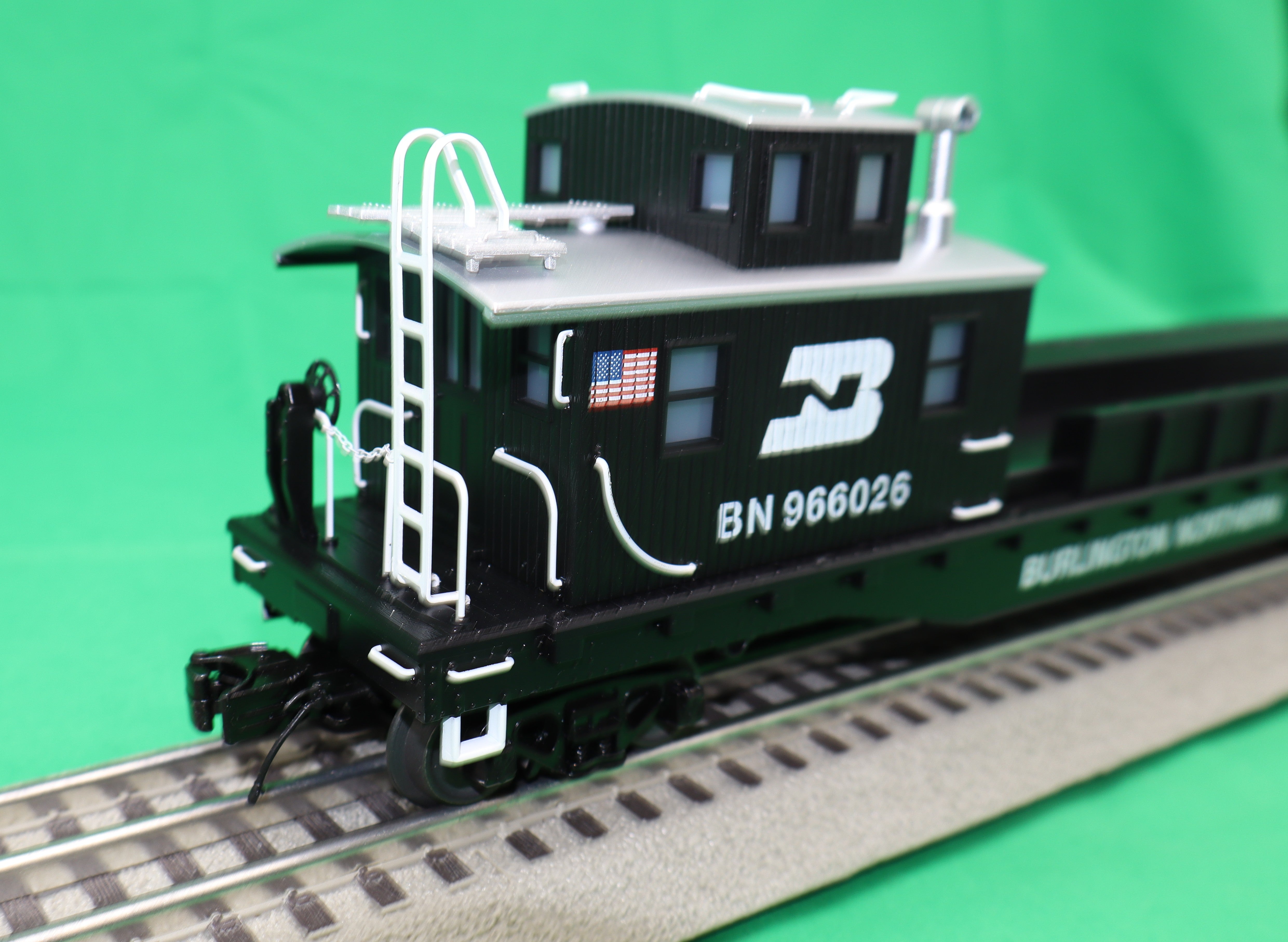 Atlas O 3001747 - Premier - Crane Tender “Burlington Northern” #966026