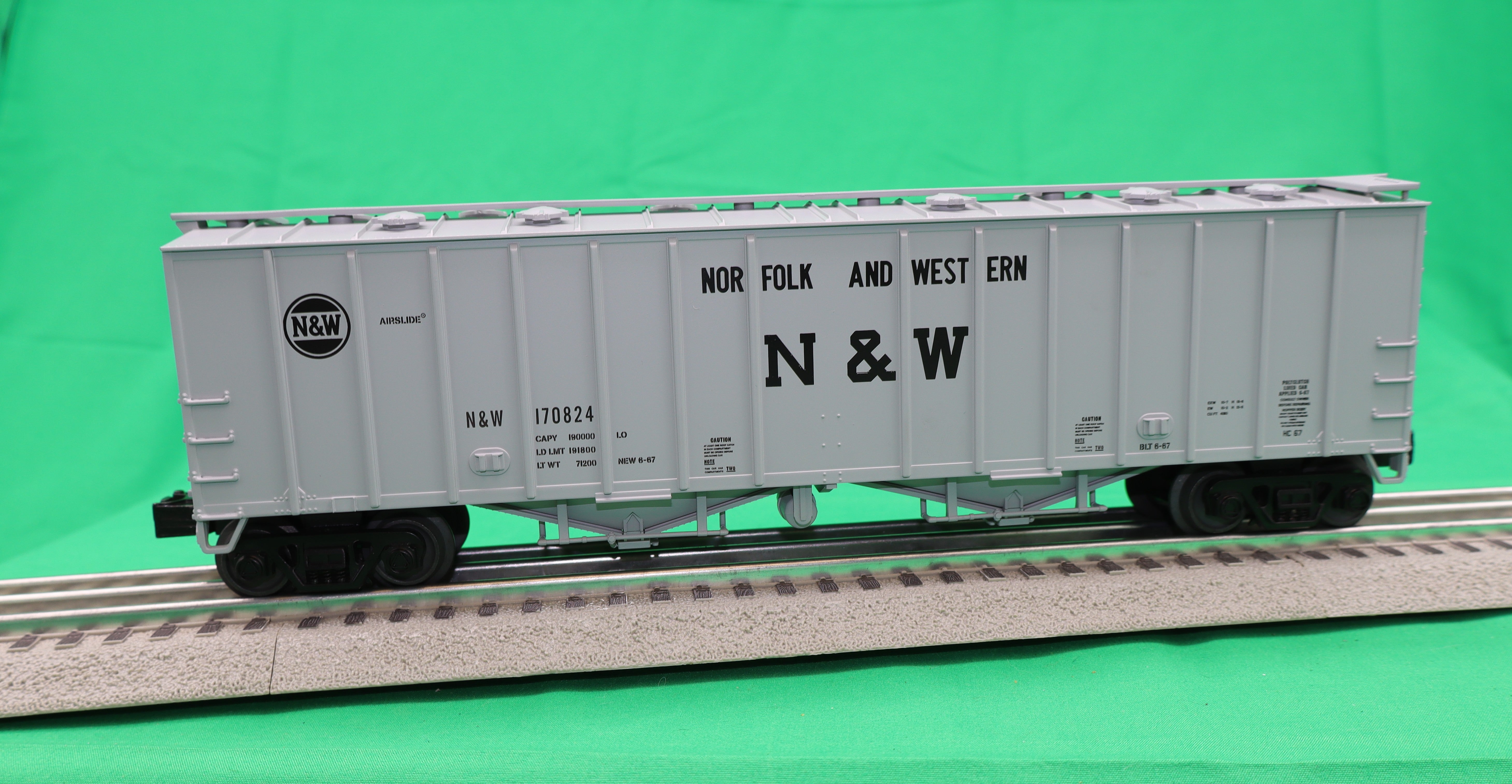 MTH 30-70146 - Airslide Hopper Car "Norfolk & Western" (3-Car)