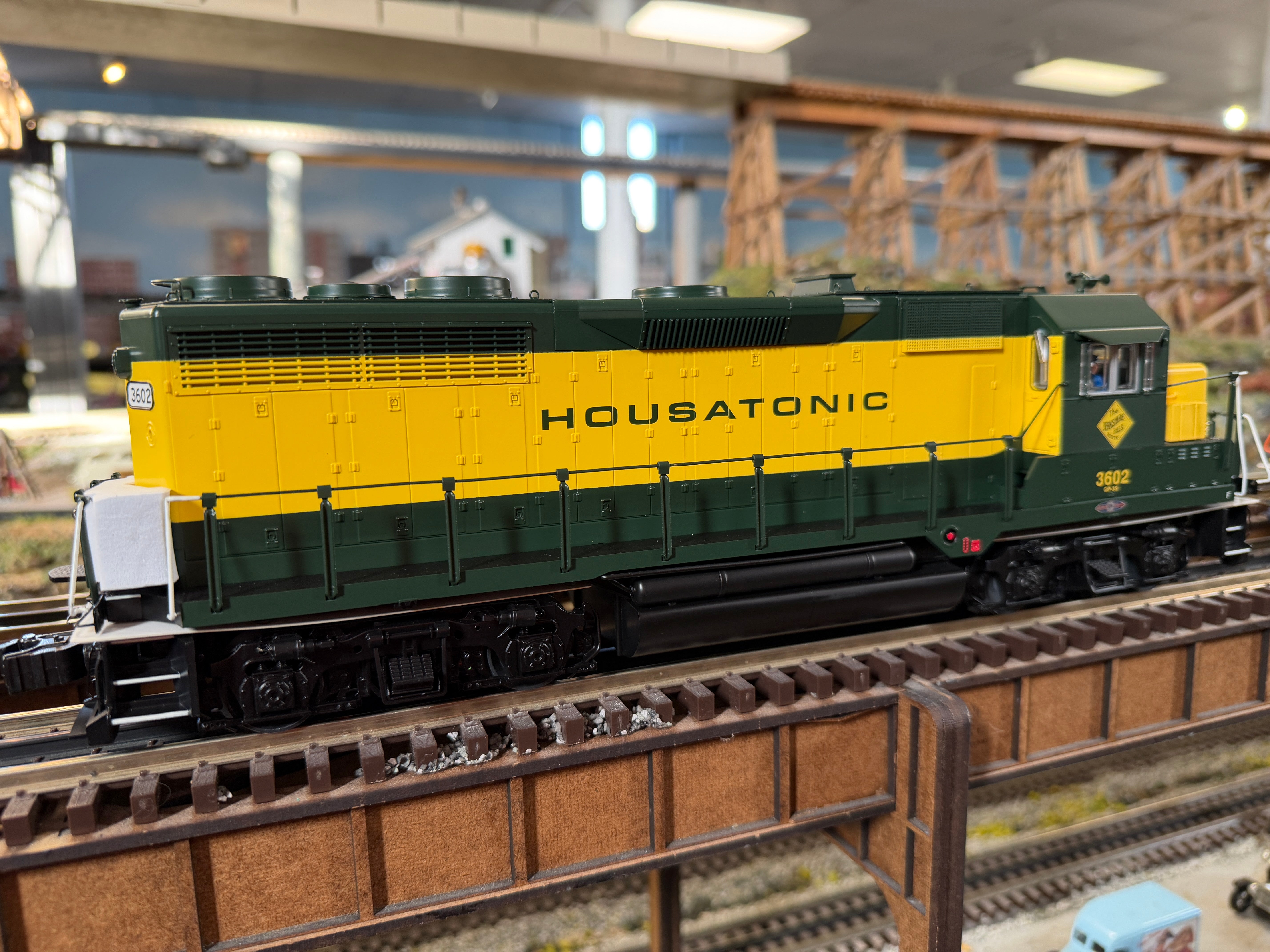Lionel 2533781 - Legacy GP35 Diesel Locomotive "Housatonic" #3601