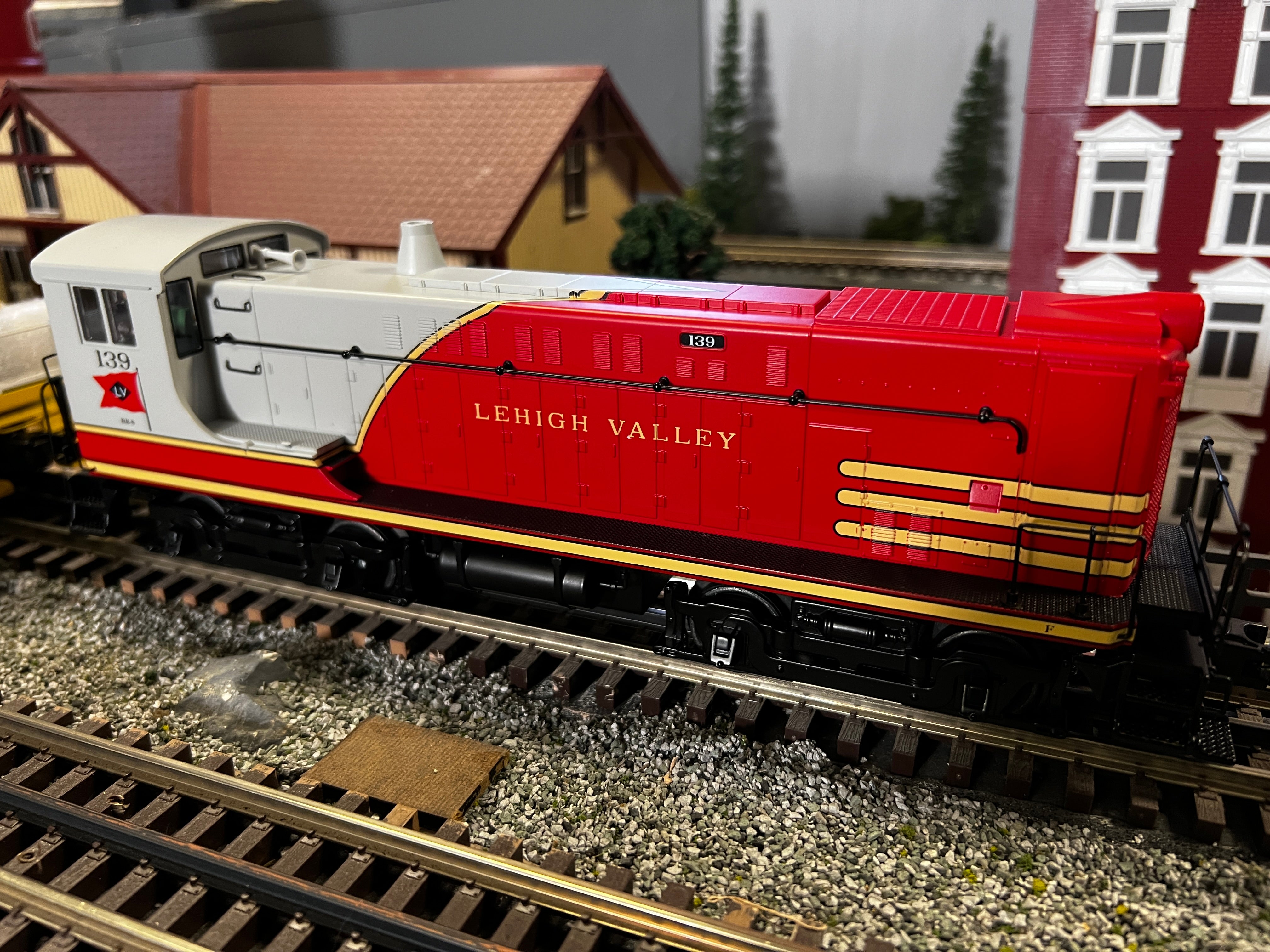 MTH 20-21645-1 - VO 1000 Diesel Engine "Lehigh Valley" w/ PS3 #139 - Custom Run for MrMuffin'sTrains
