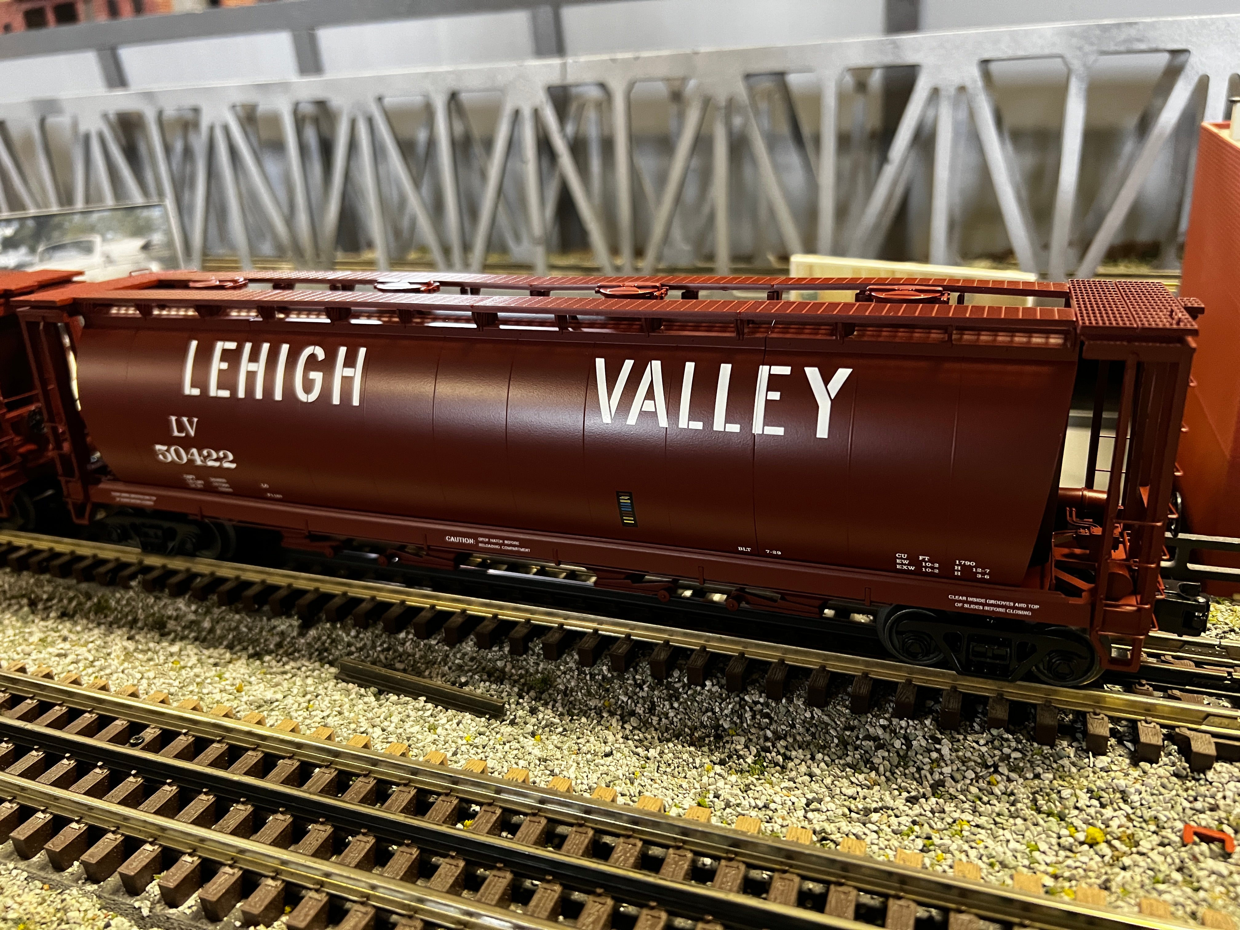 MTH 20-99060 - 100 Ton Hopper Car "Lehigh Valley" #50333 - Custom Run for MrMuffin'sTrains