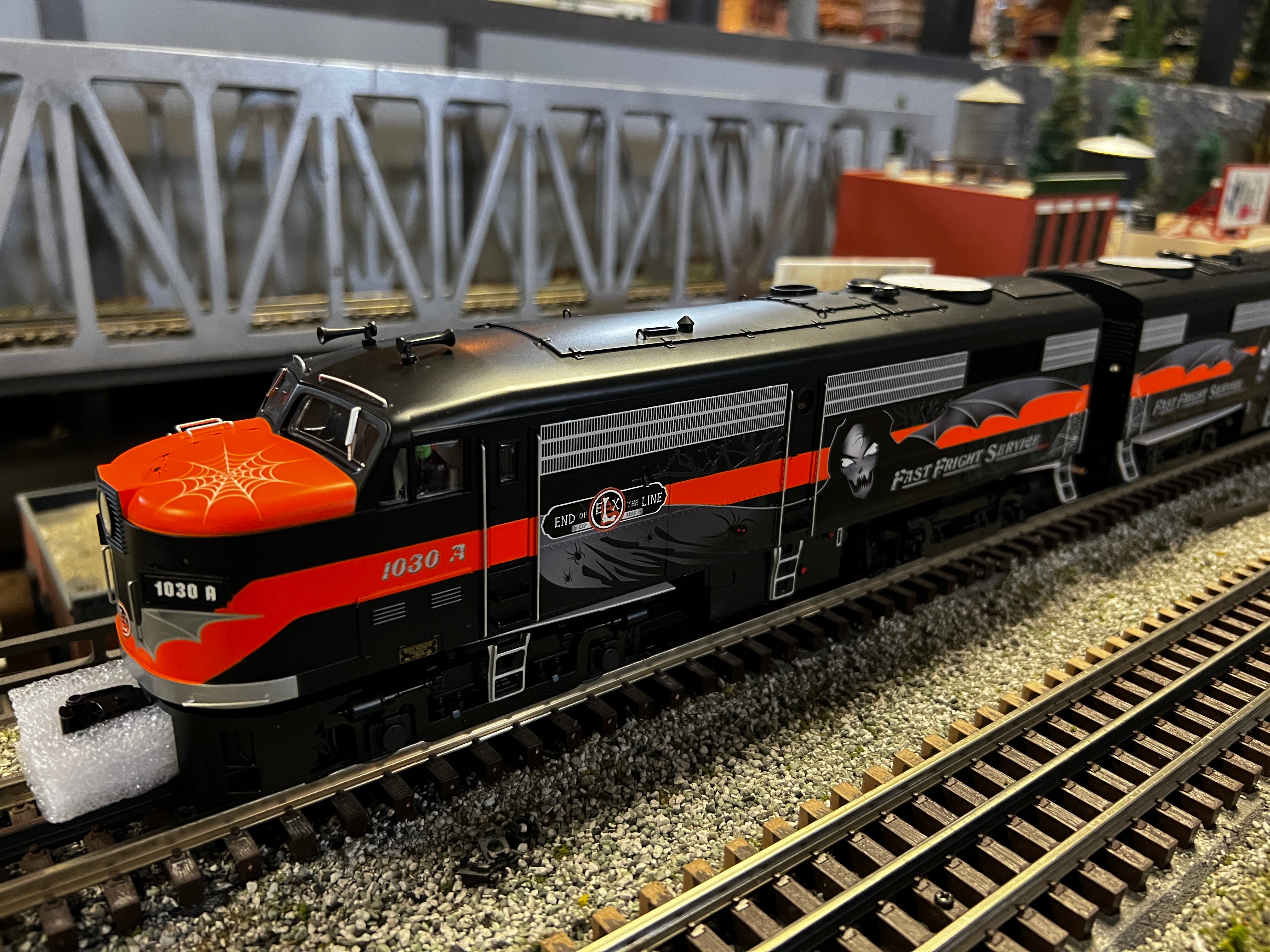 Lionel 2333100 - Legacy FA-2 AA Diesel Set "Halloween" #1030A/#1031A