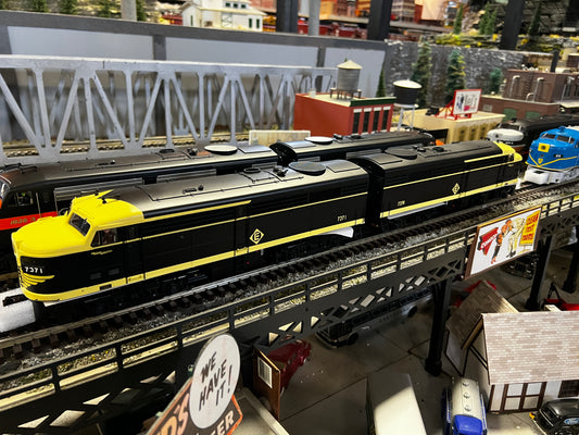 Lionel 2333090 - Legacy FA-2 AA Diesel Set "Erie Lackawanna" #7371/#7374 - MrMuffin'sTrains