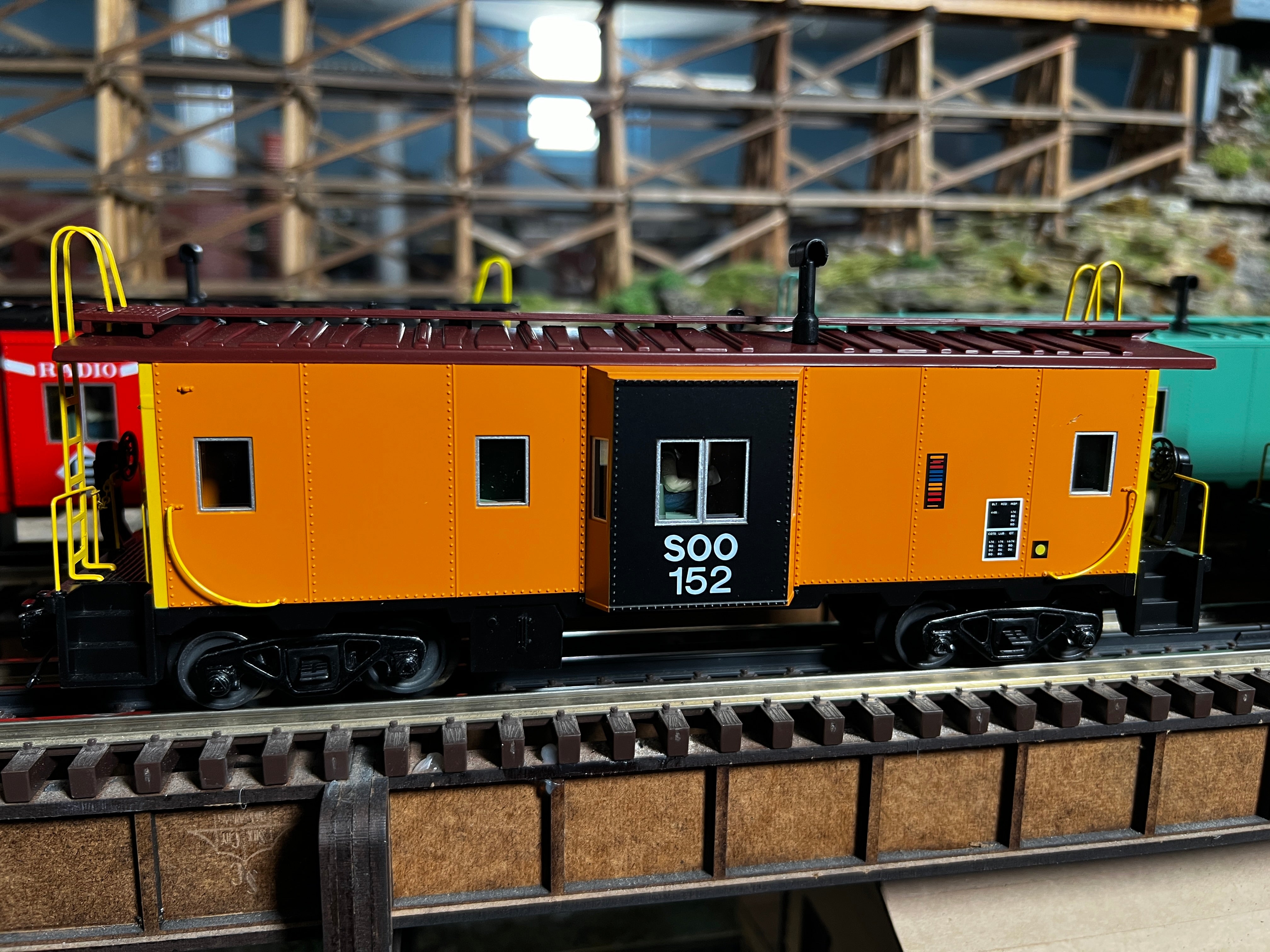 MTH 20-91788 - Bay Window Caboose "SOO Line" #152 - Custom run for MrMuffin'sTrains