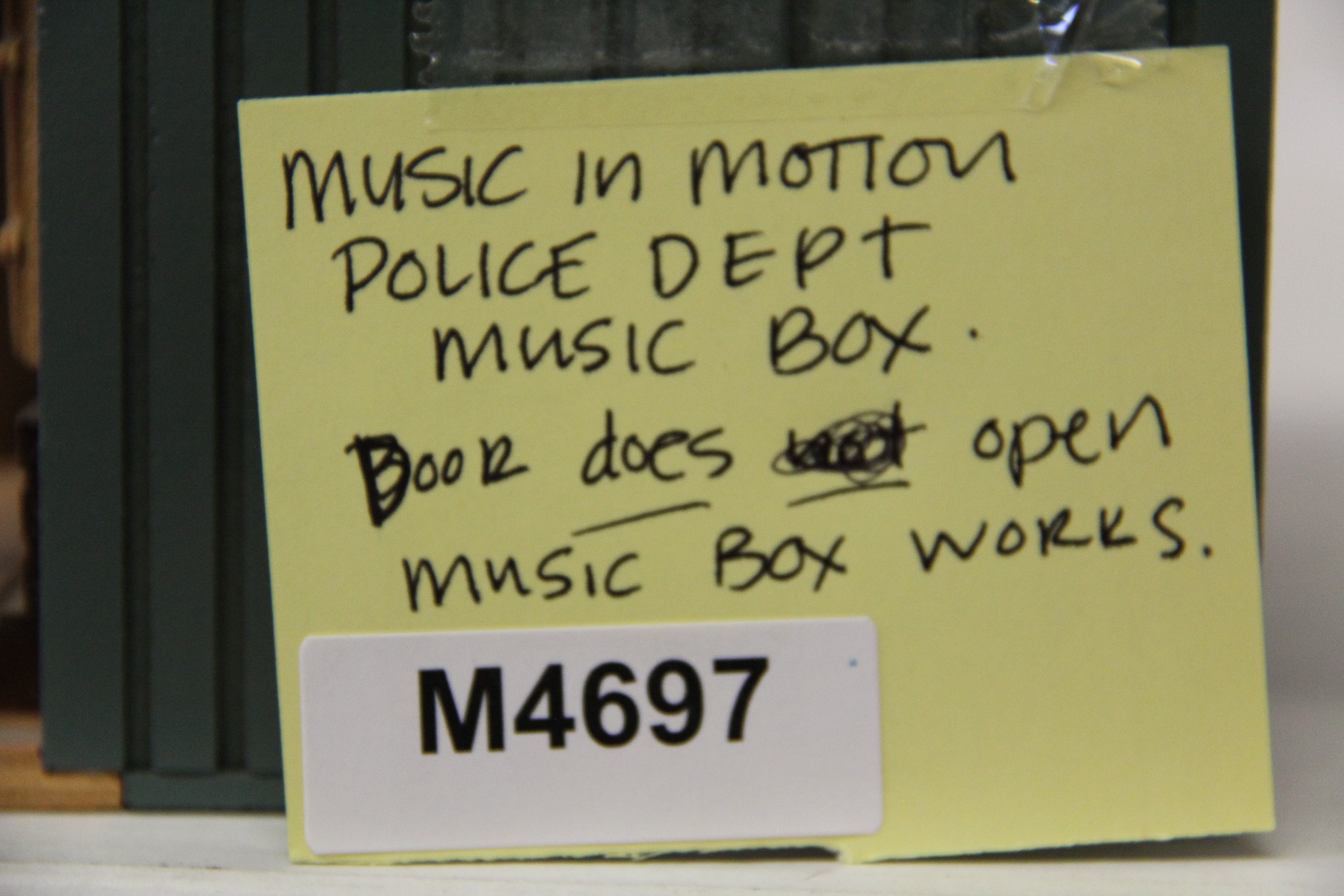 Music in Motion Police Dept Music Box-Second hand-M4697