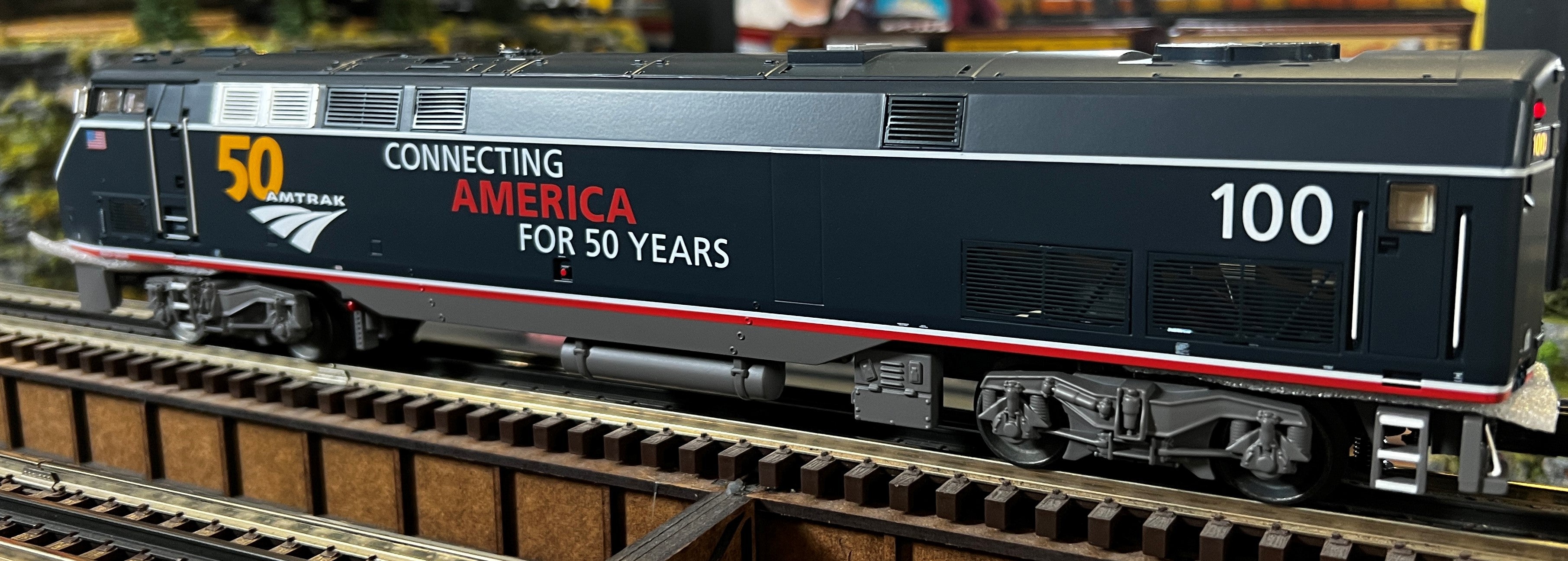 Atlas O 30138044 - Premier - P-42 Genesis Diesel Locomotive "Amtrak" Midnight Blue 50th #100