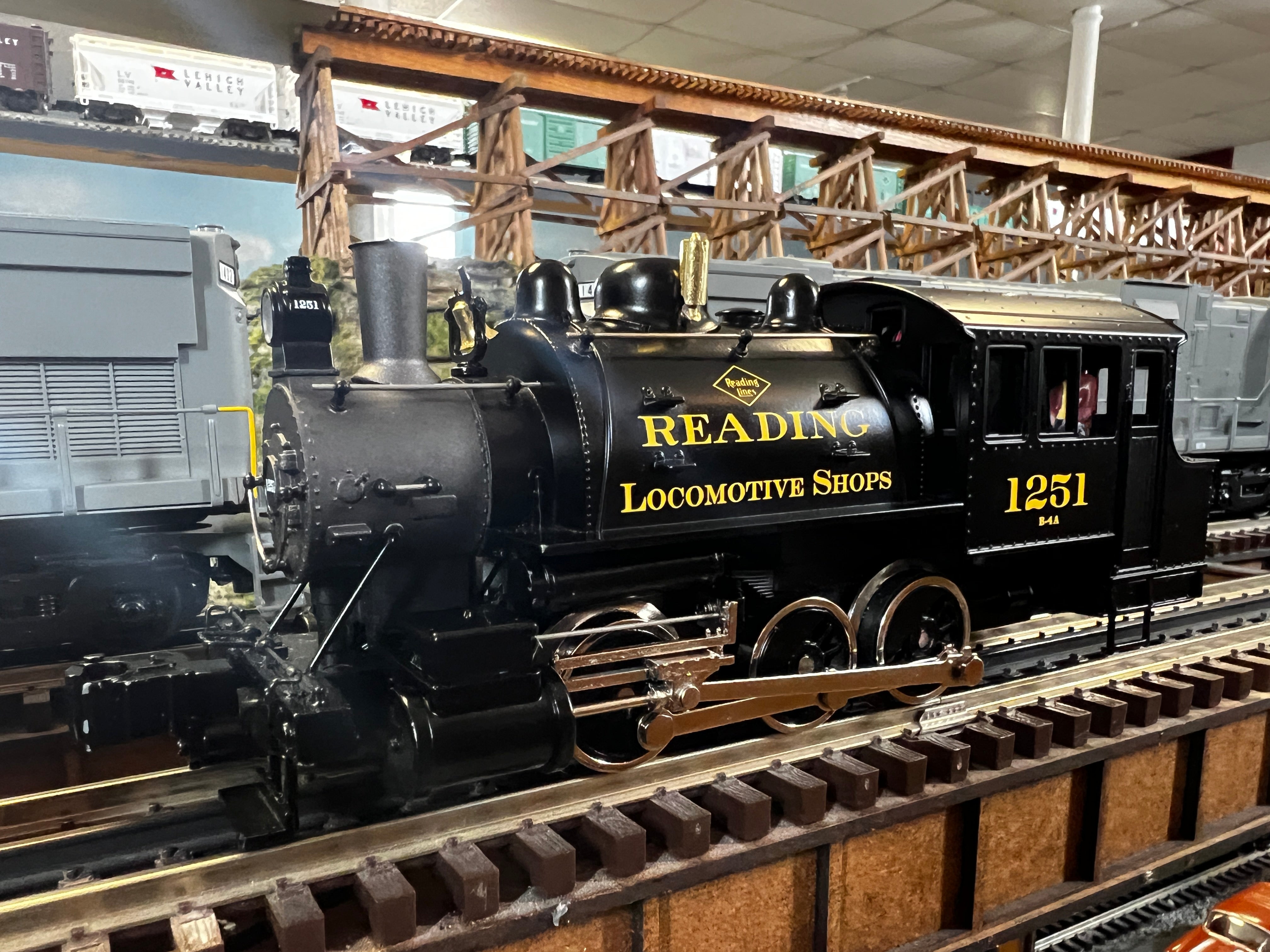 Lionel 2332010 - LionChief+ 2.0 0-6-0T Steam Locomotive "Reading" #1251