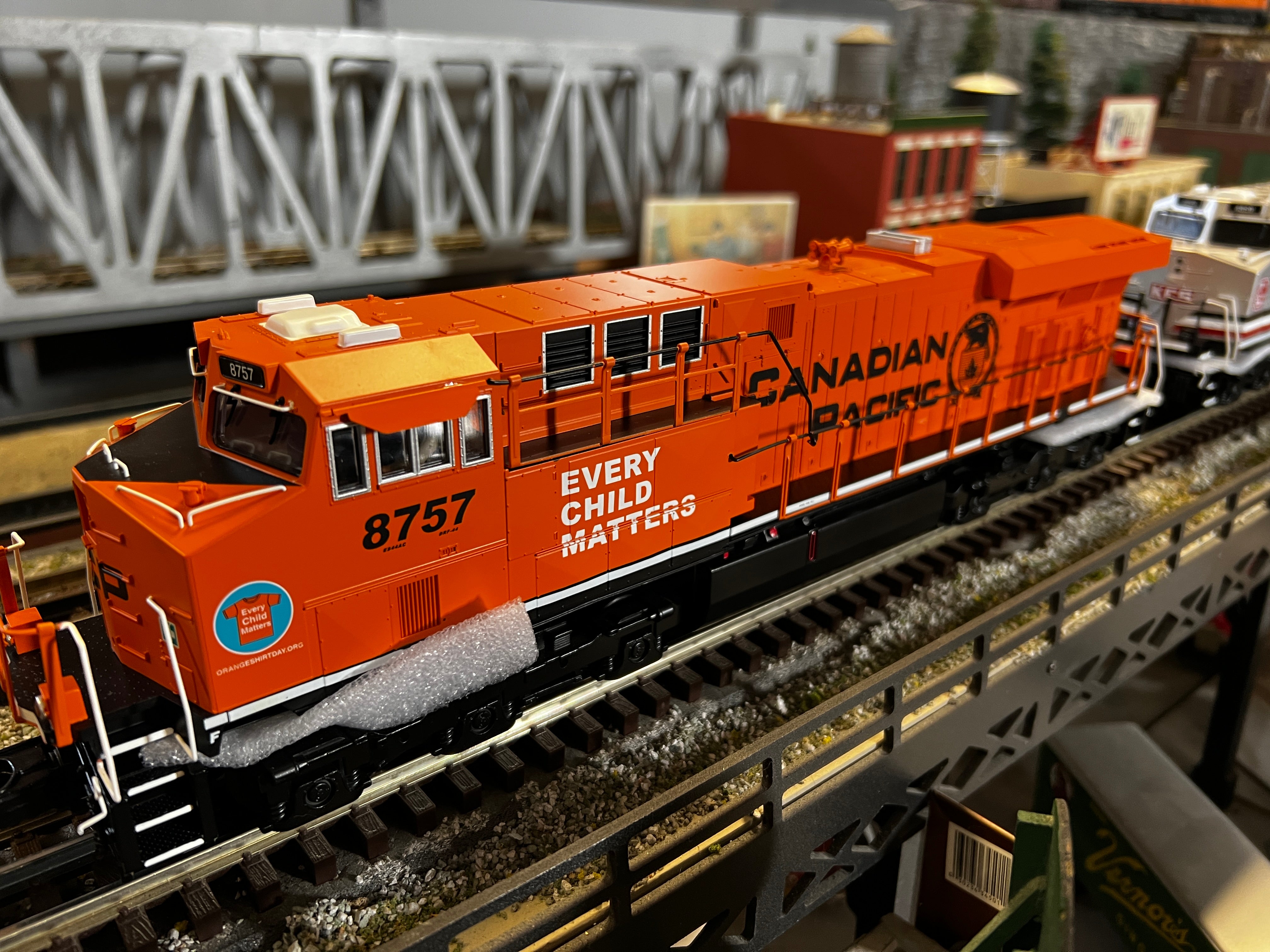 MTH 30-21160-1 - ES44AC Imperial Diesel Engine "Canadian Pacific" #8757 w/ PS3