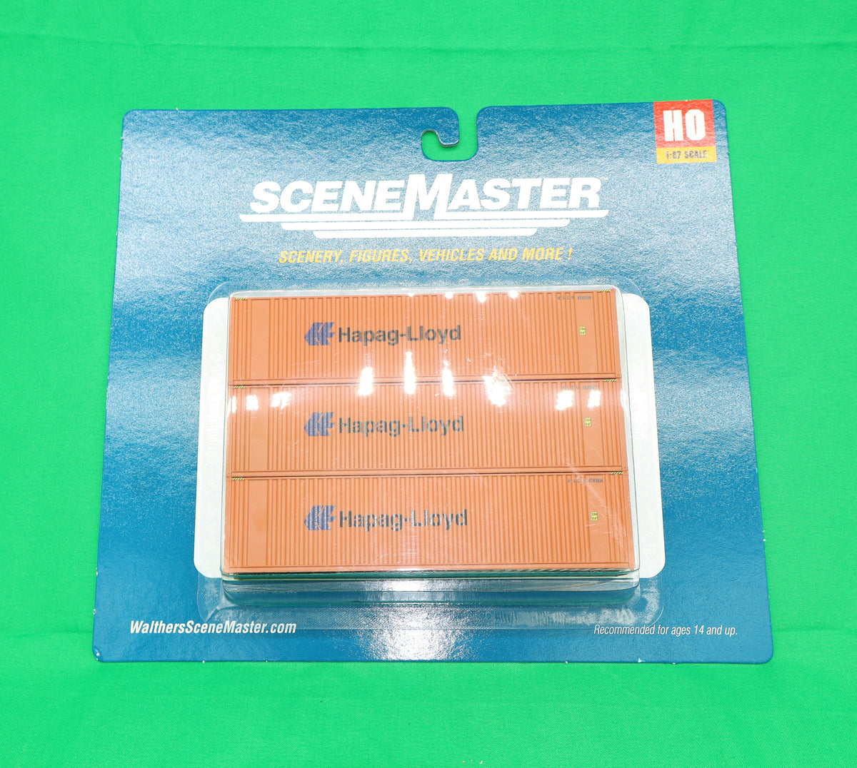Walthers HO 949-18202 - SceneMaster - 40' Hi Cube Corrugated Container "Hapag-Lloyd" w/ Flat Roof (3 Pack)