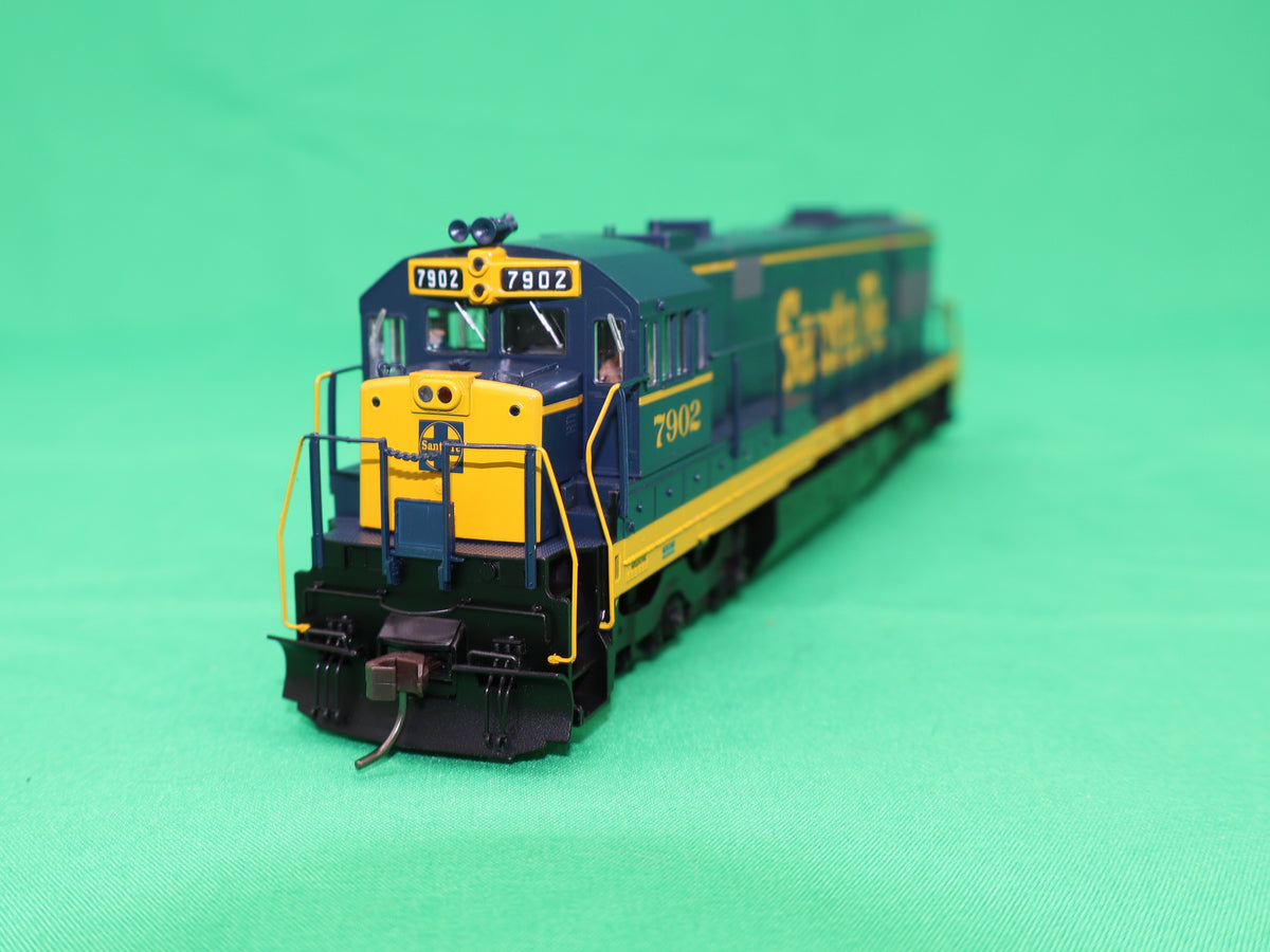 Atlas HO 10004624 - Master - Gold - U28CG Diesel Locomotive "Santa Fe" #7902 (Early Freight Scheme)