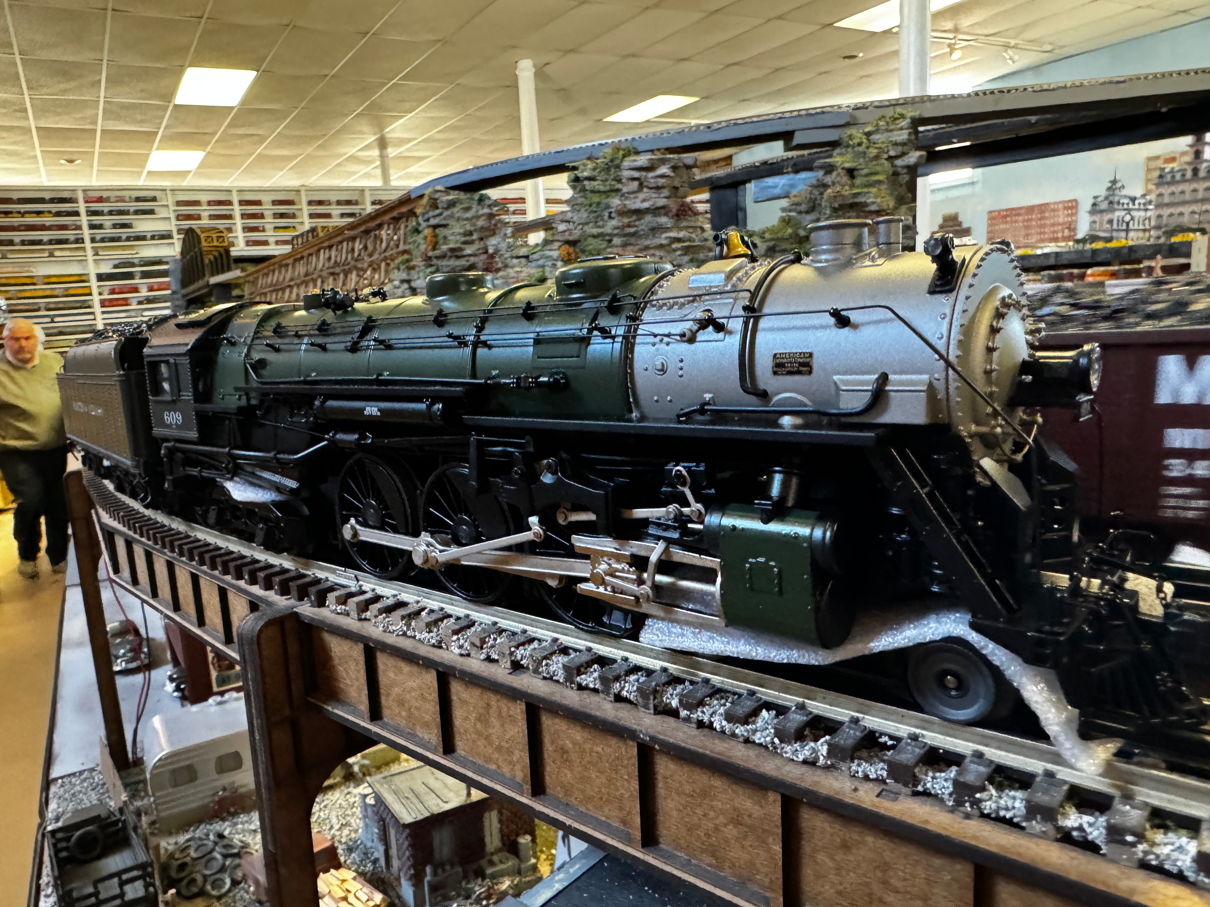 MTH 20-3863-1 - 4-6-4 J-1e Hudson Steam Engine "Boston & Albany" #609 w/ PS3