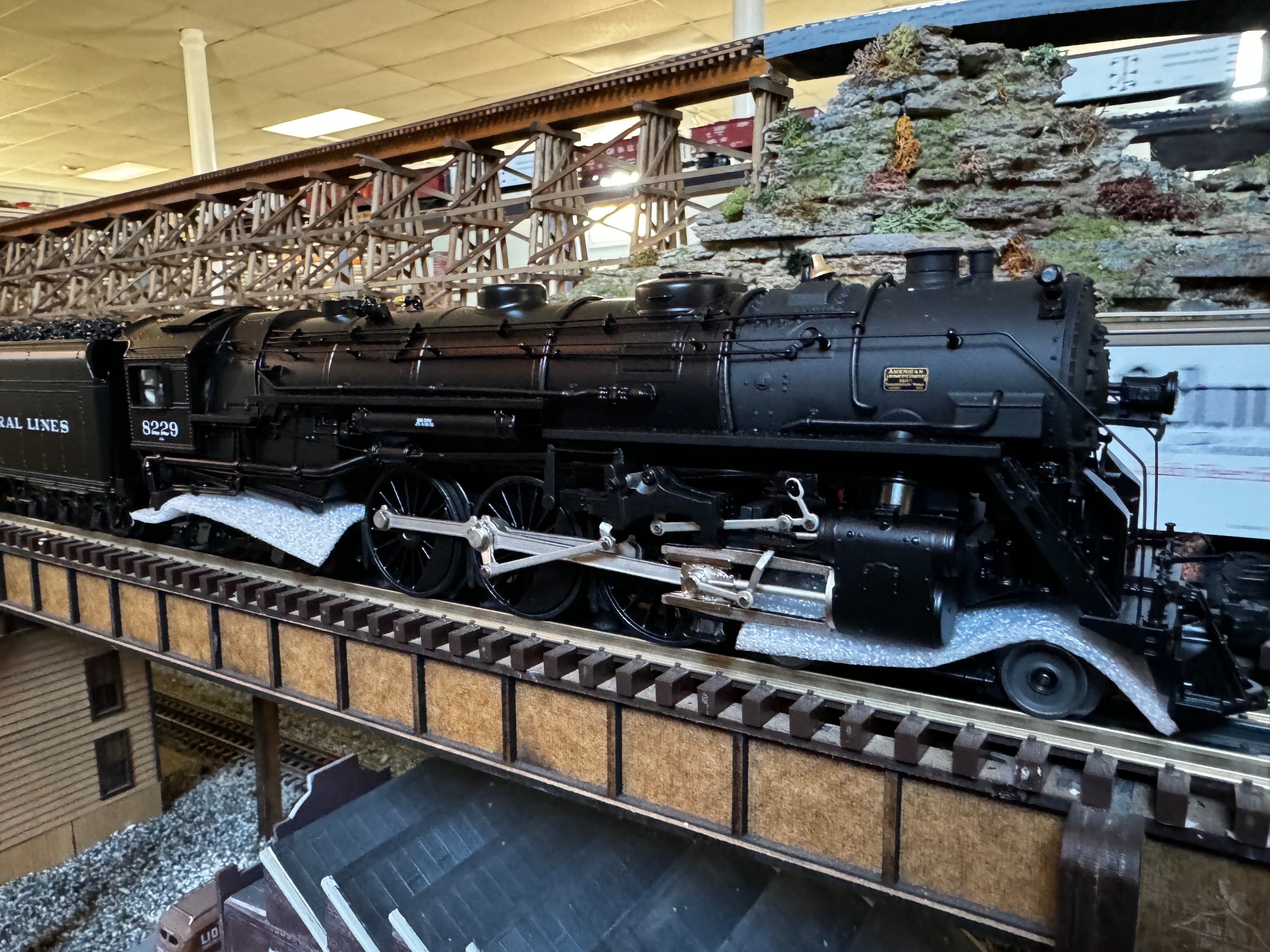 MTH 20-3866-1 - 4-6-4 J-1e Hudson Steam Engine "New York Central Lines" #8229 w/ PS3 (Michigan Central)