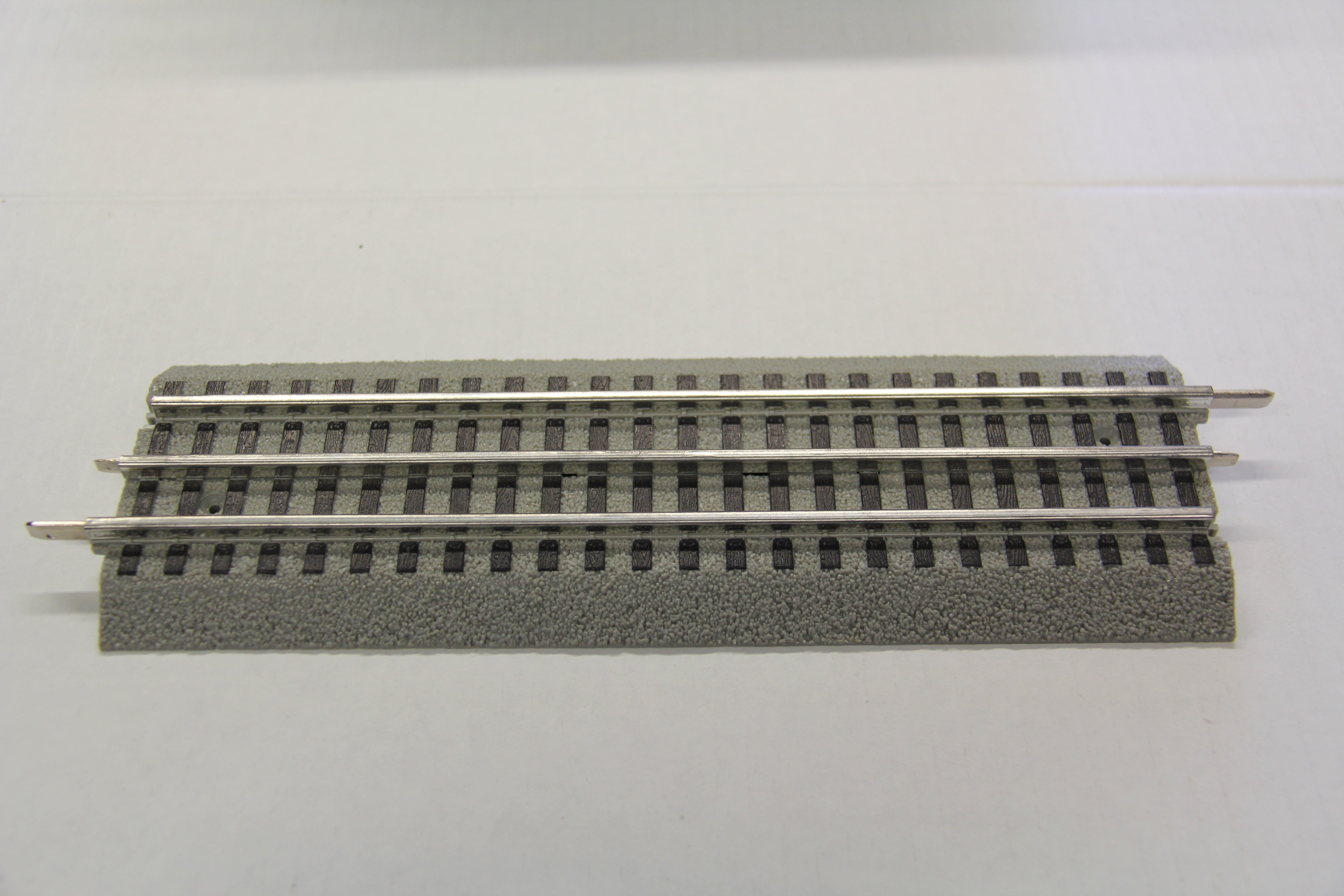 Lionel FasTrack  10 in Straight Set of 20-Second hand-M6832