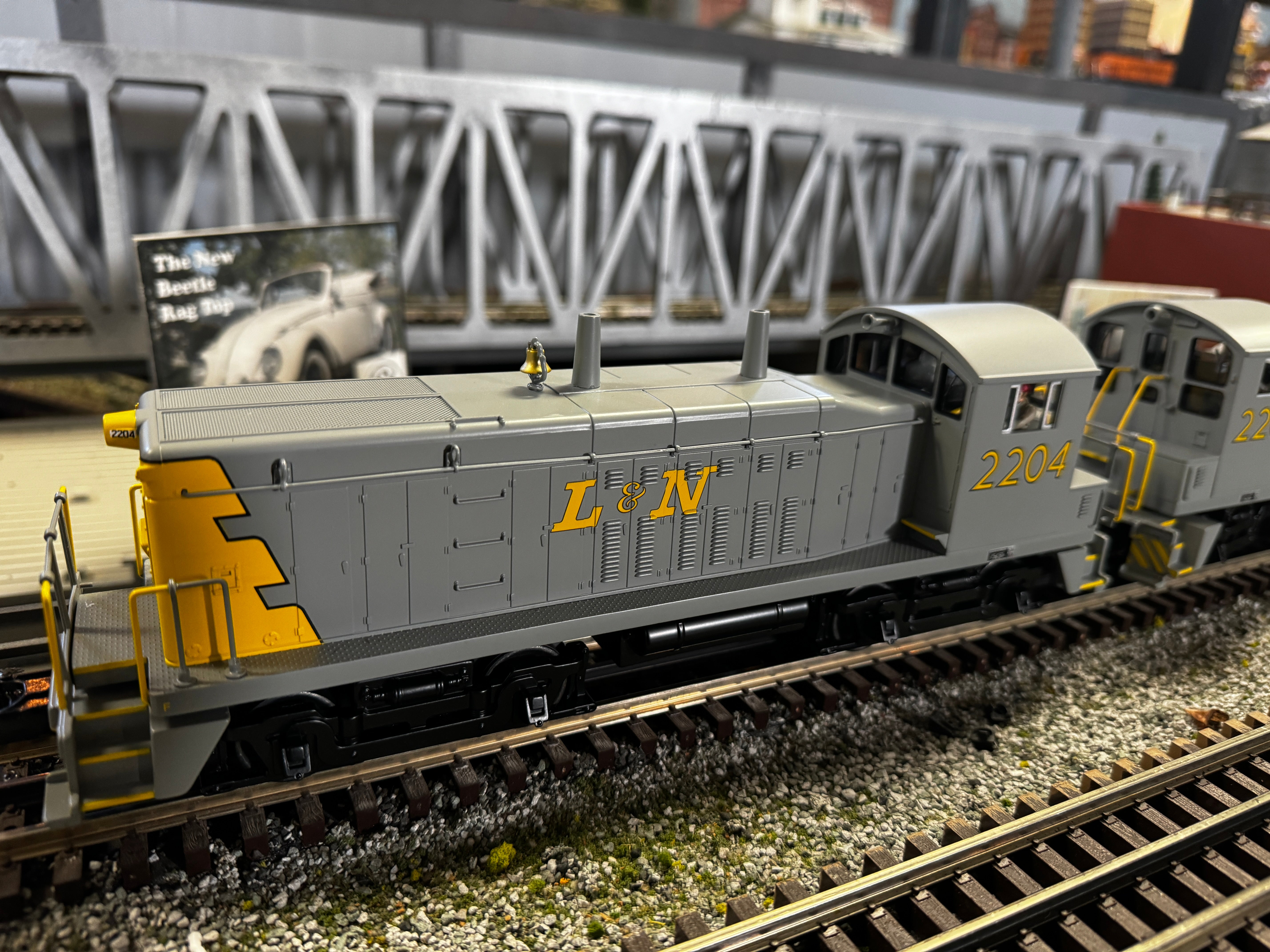 MTH 30-21145-1 - EMD NW-2 Switcher Diesel Engine "Louisville & Nashville" #2204 w/ PS3 - Custom Run for MrMuffin'sTrains