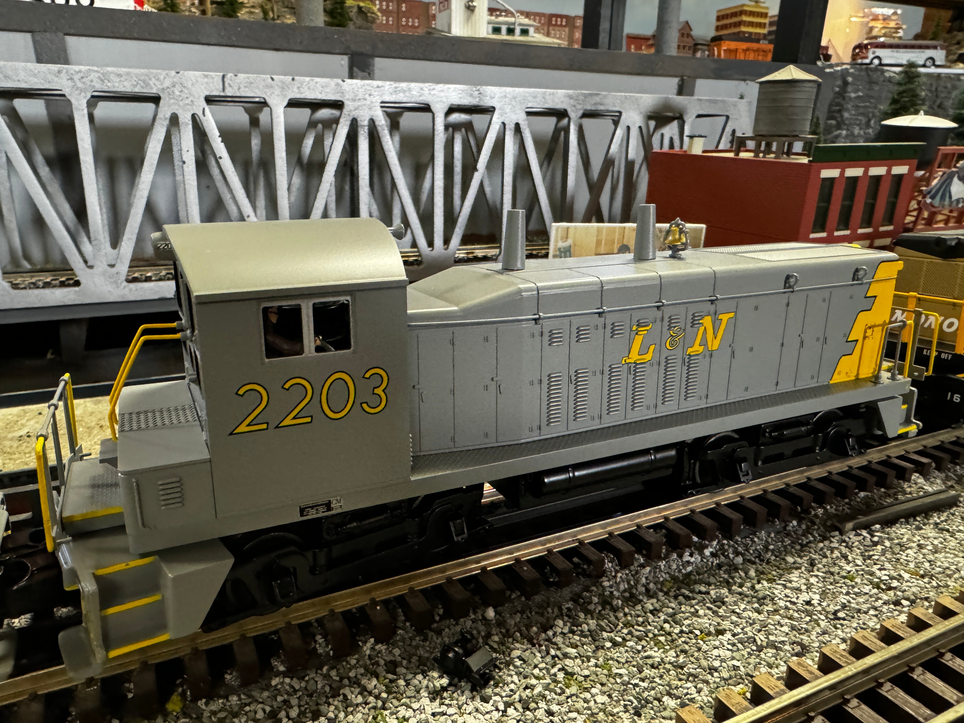 MTH 30-21144-1 - EMD NW-2 Switcher Diesel Engine "Louisville & Nashville" #2203 w/ PS3 - Custom Run for MrMuffin'sTrains