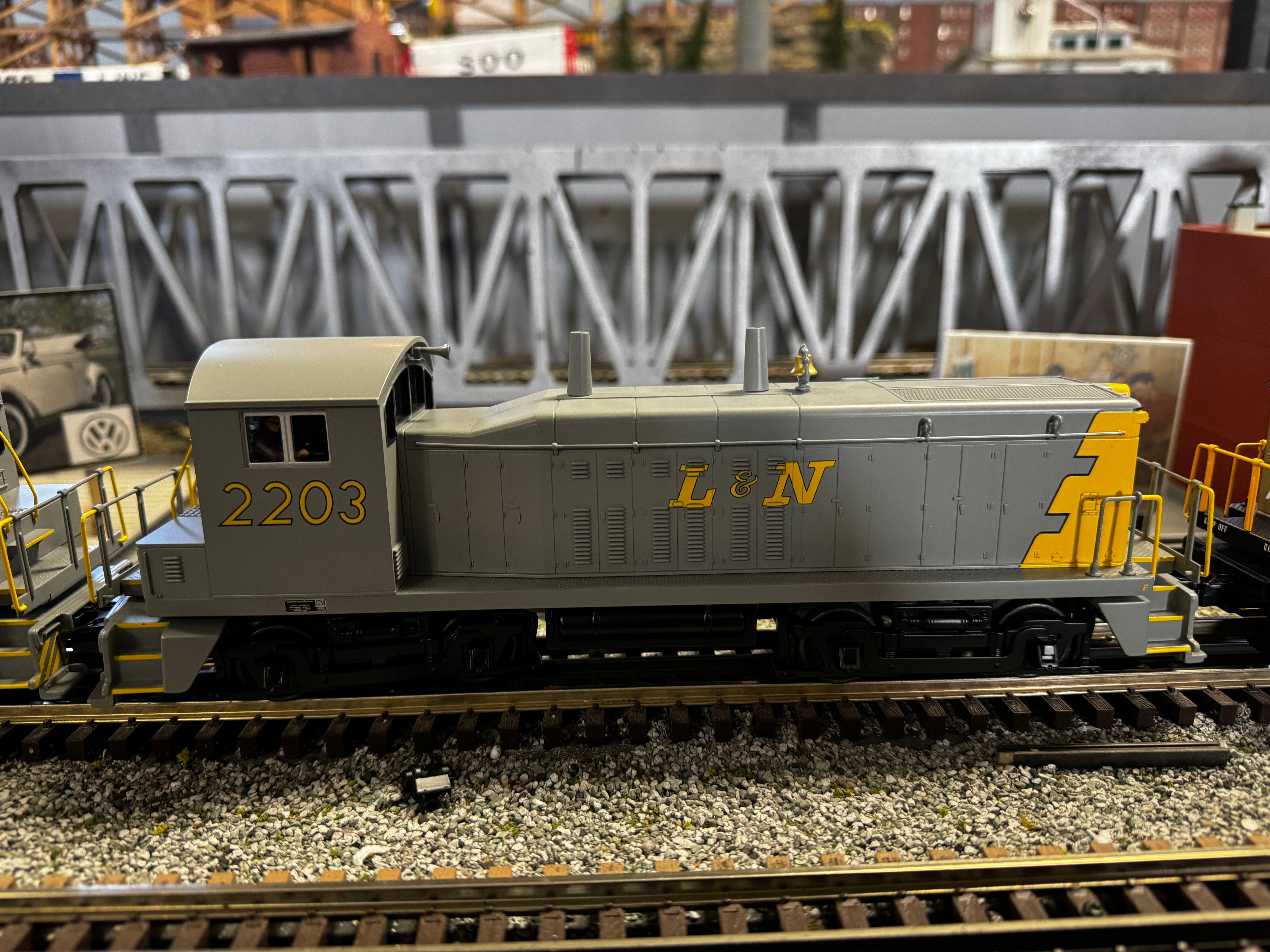 MTH 30-21144-1 - EMD NW-2 Switcher Diesel Engine "Louisville & Nashville" #2203 w/ PS3 - Custom Run for MrMuffin'sTrains