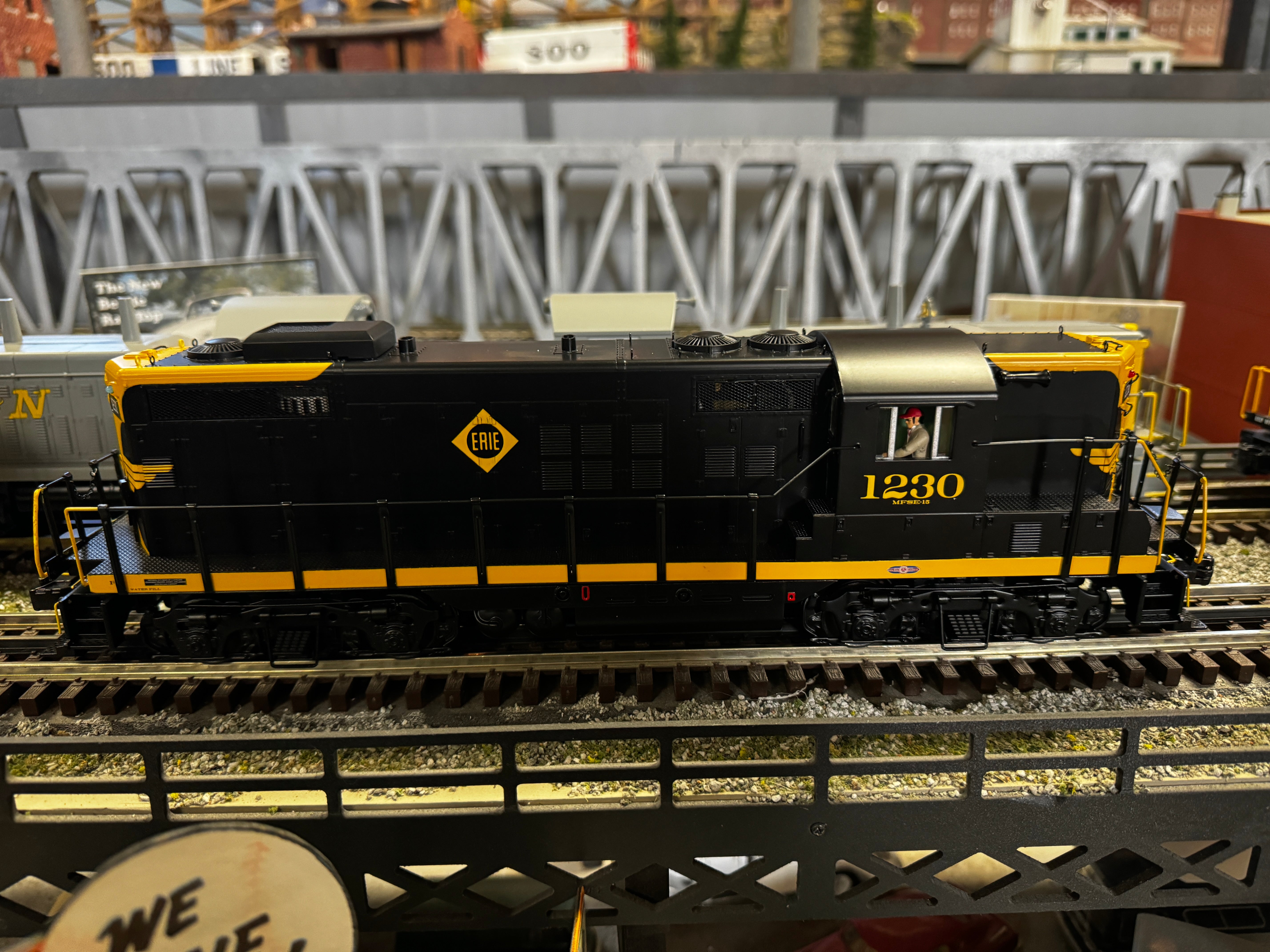 MTH 20-21747-1 - GP-7 Diesel Engine "Erie" #1230 w/ PS3