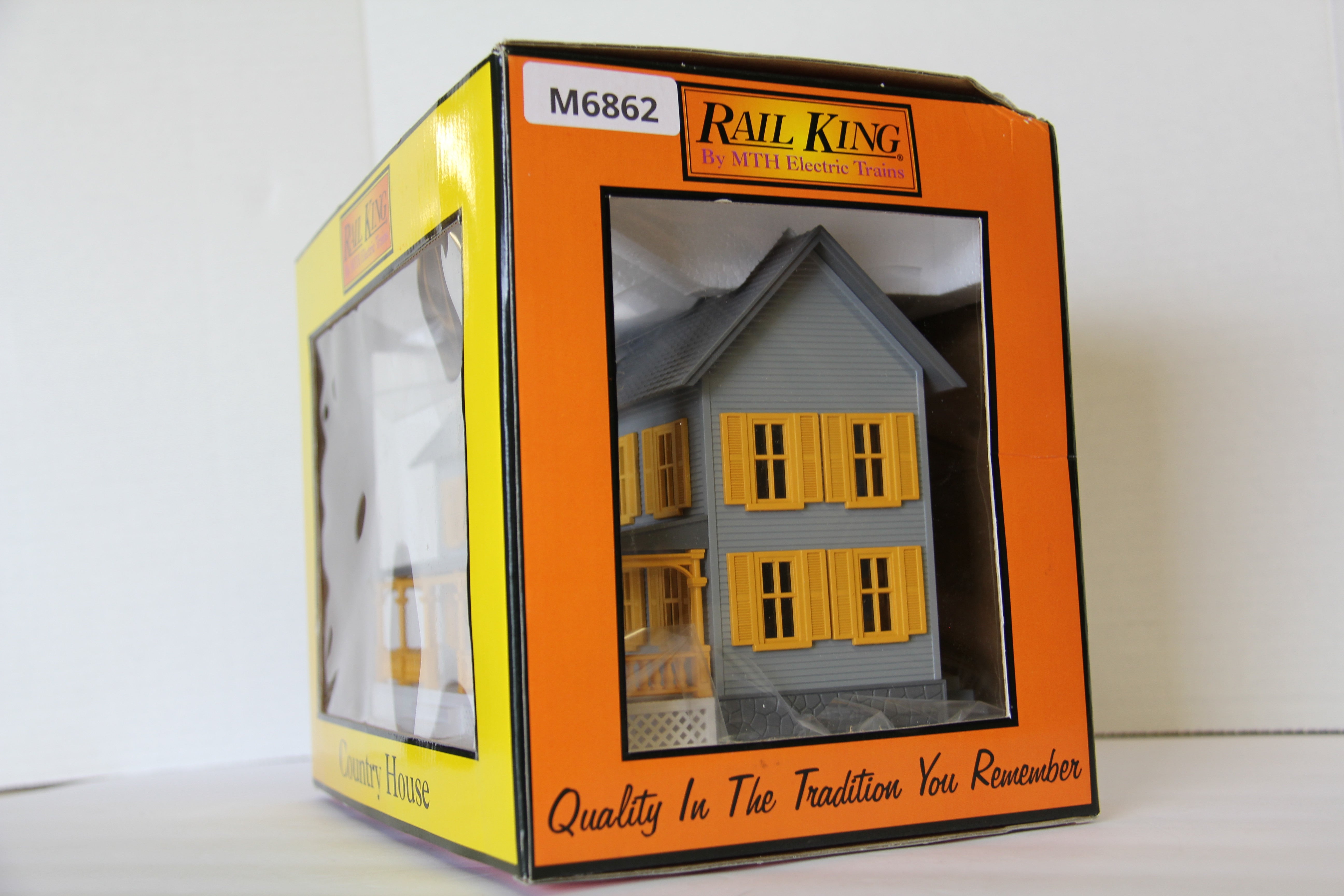 Rail King 30-9001 Country House (Gray w/ Yellow Shutters)-Second hand-M6862