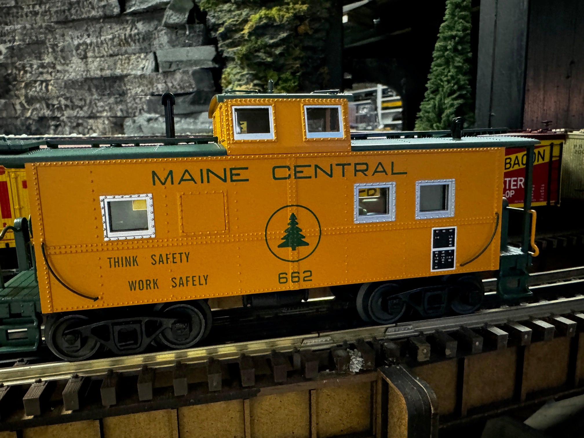 Atlas O 3003063 - Premier - Northeast Caboose "Maine Central"