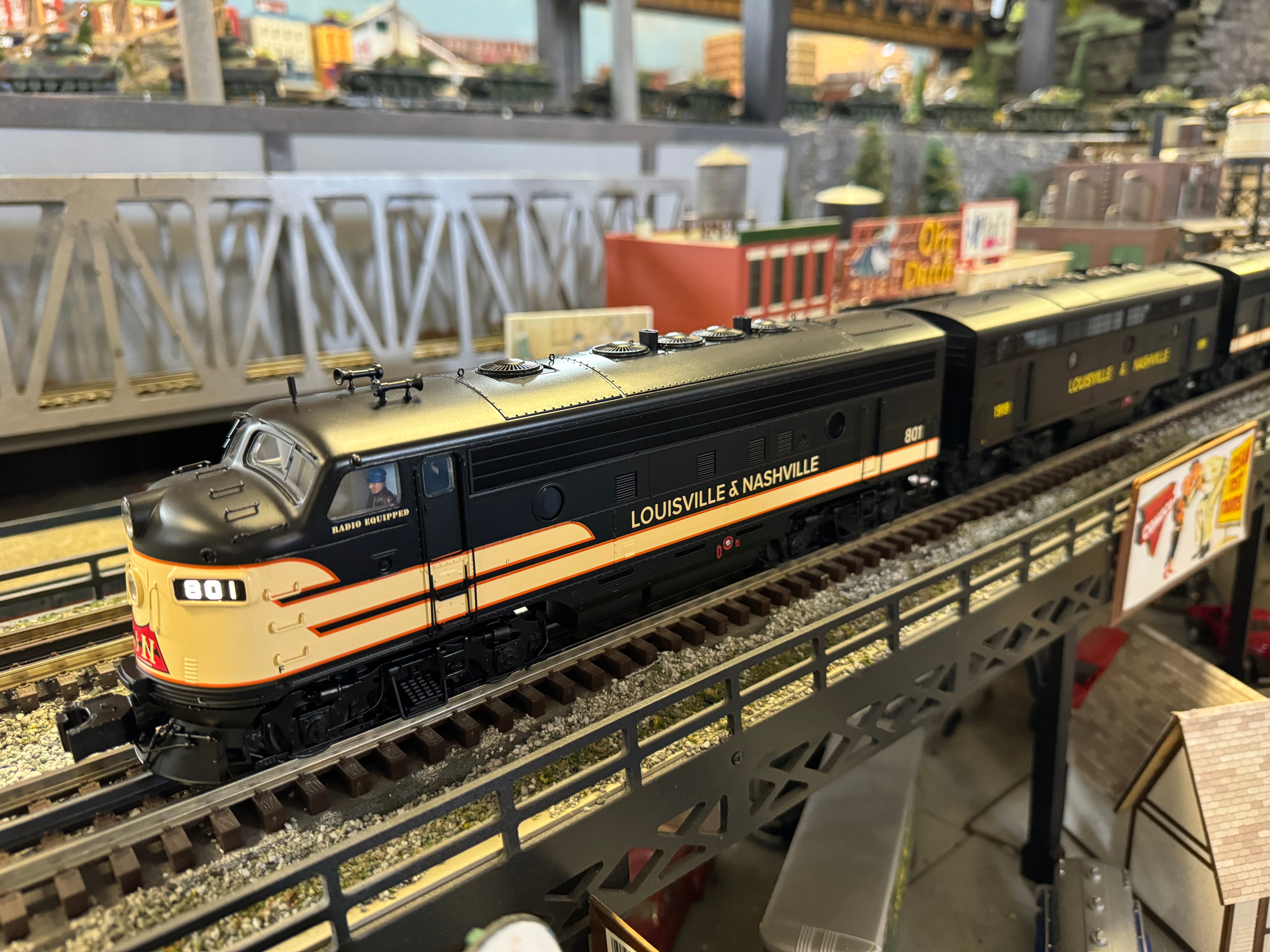 Lionel 2433930 - Legacy F7 ABA Set "Louisville & Nashville" #801/908/1919 - Custom Run for MrMuffin'sTrains