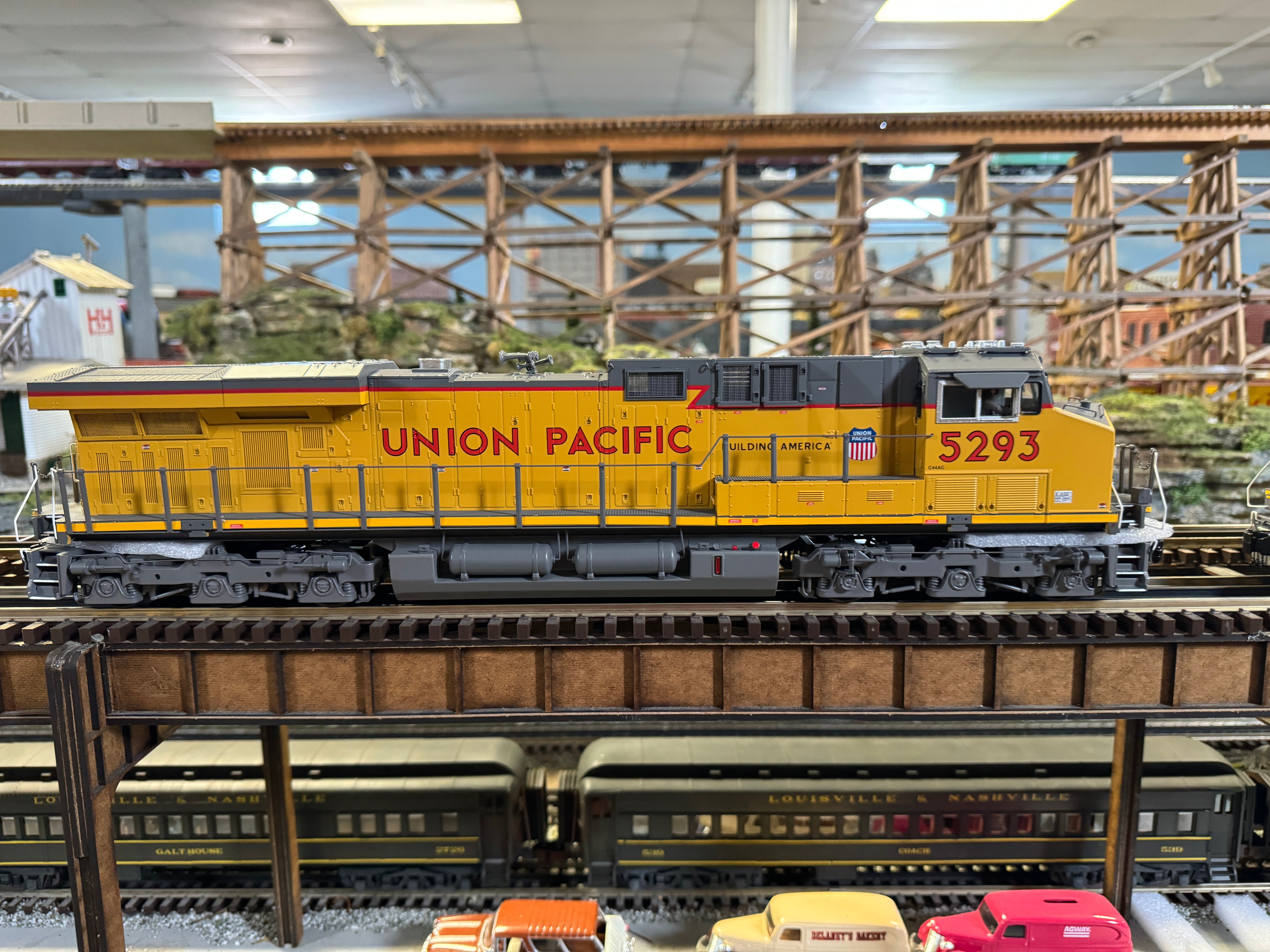Atlas O 30138184 - Premier - ES44AC Diesel Locomotive "Union Pacific" #5293 (Flagless)