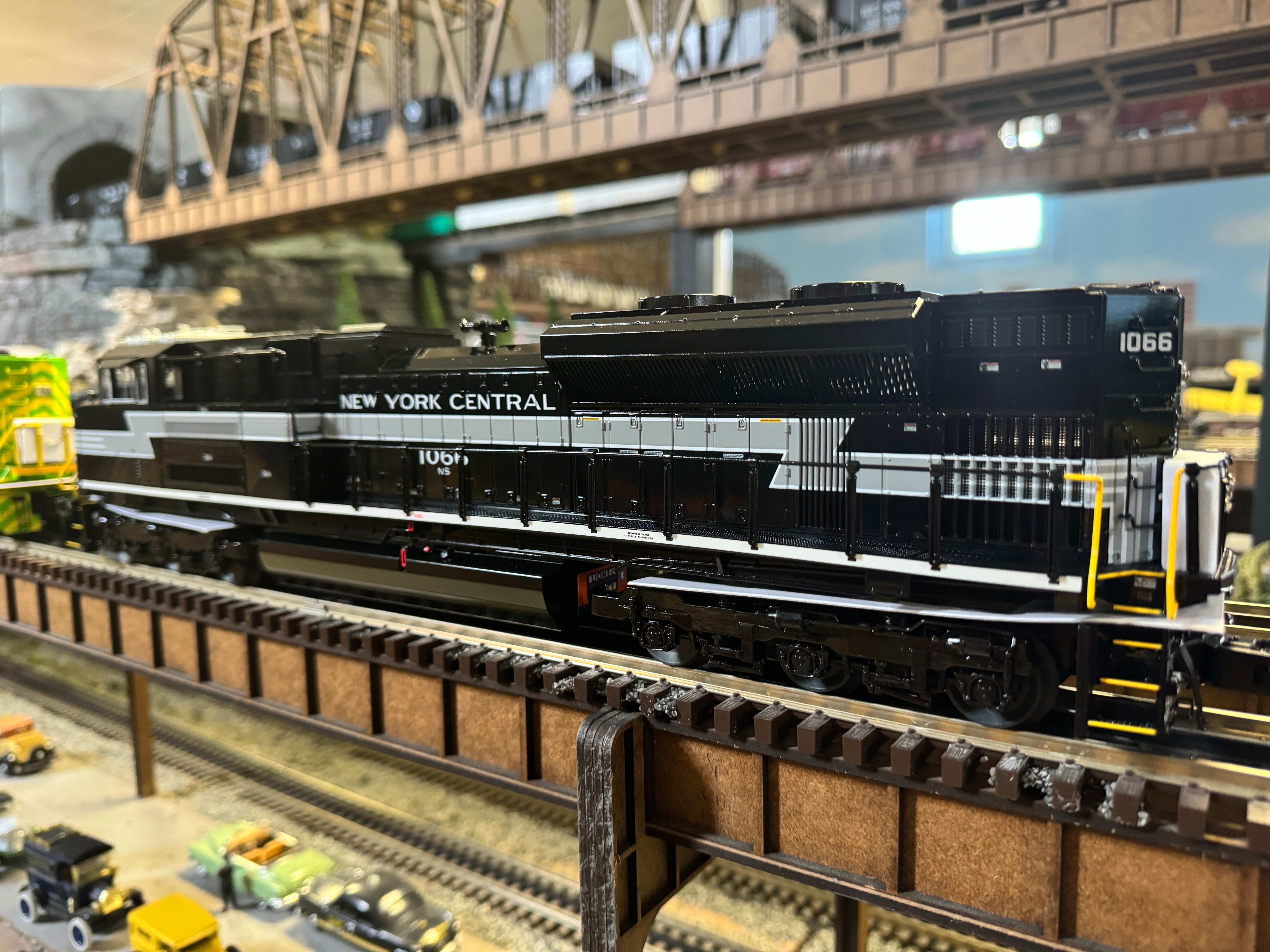 Lionel 2433080 - Legacy SD70ACE Diesel Engine "New York Central" #1066 (Norfolk Southern)