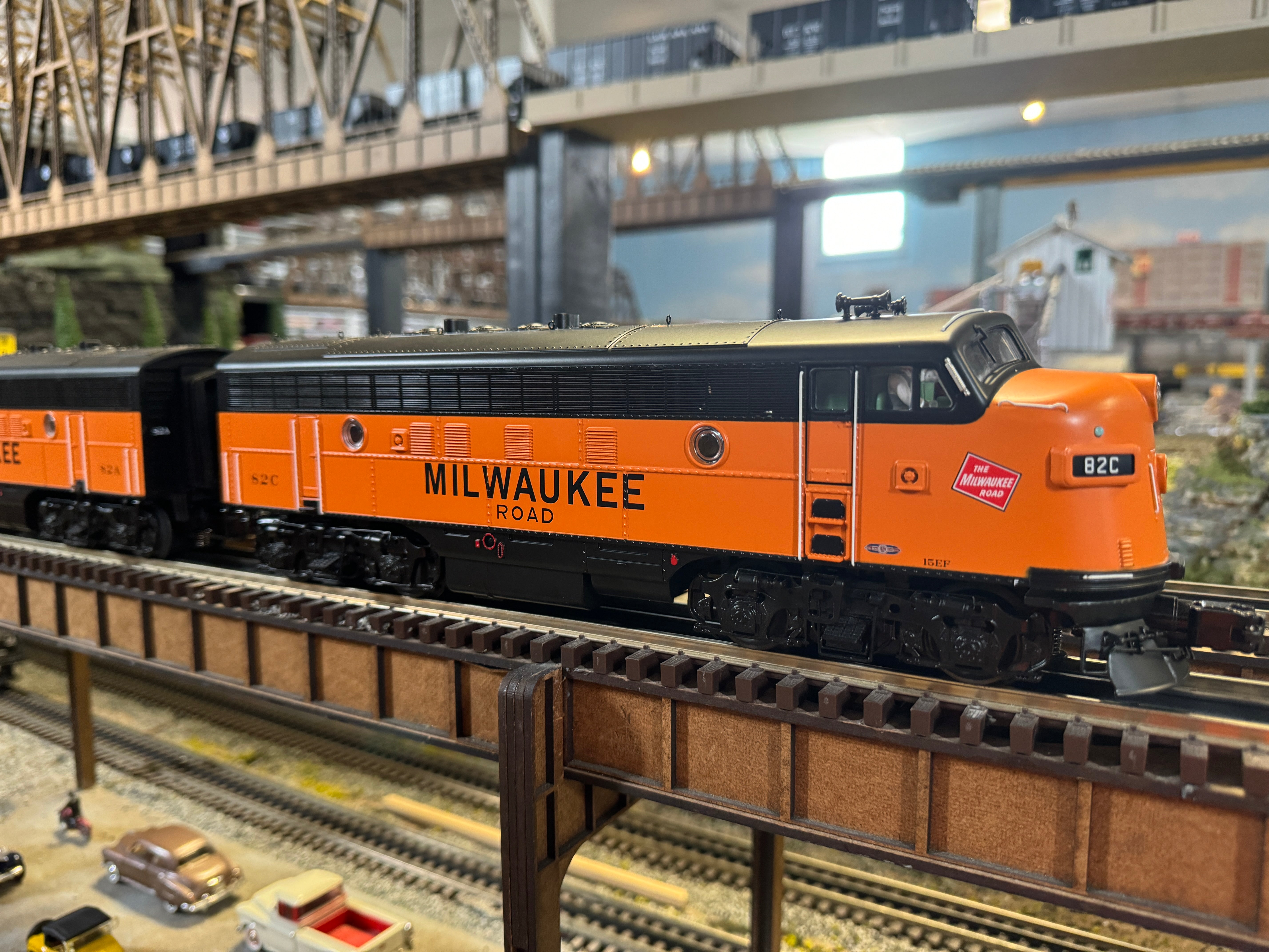 MTH 20-21826-1 - F-7 A Unit Diesel Engine "Milwaukee Road" #82C w/ PS3 (Hi-Rail Wheels) - Custom Run for MrMuffin'sTrains