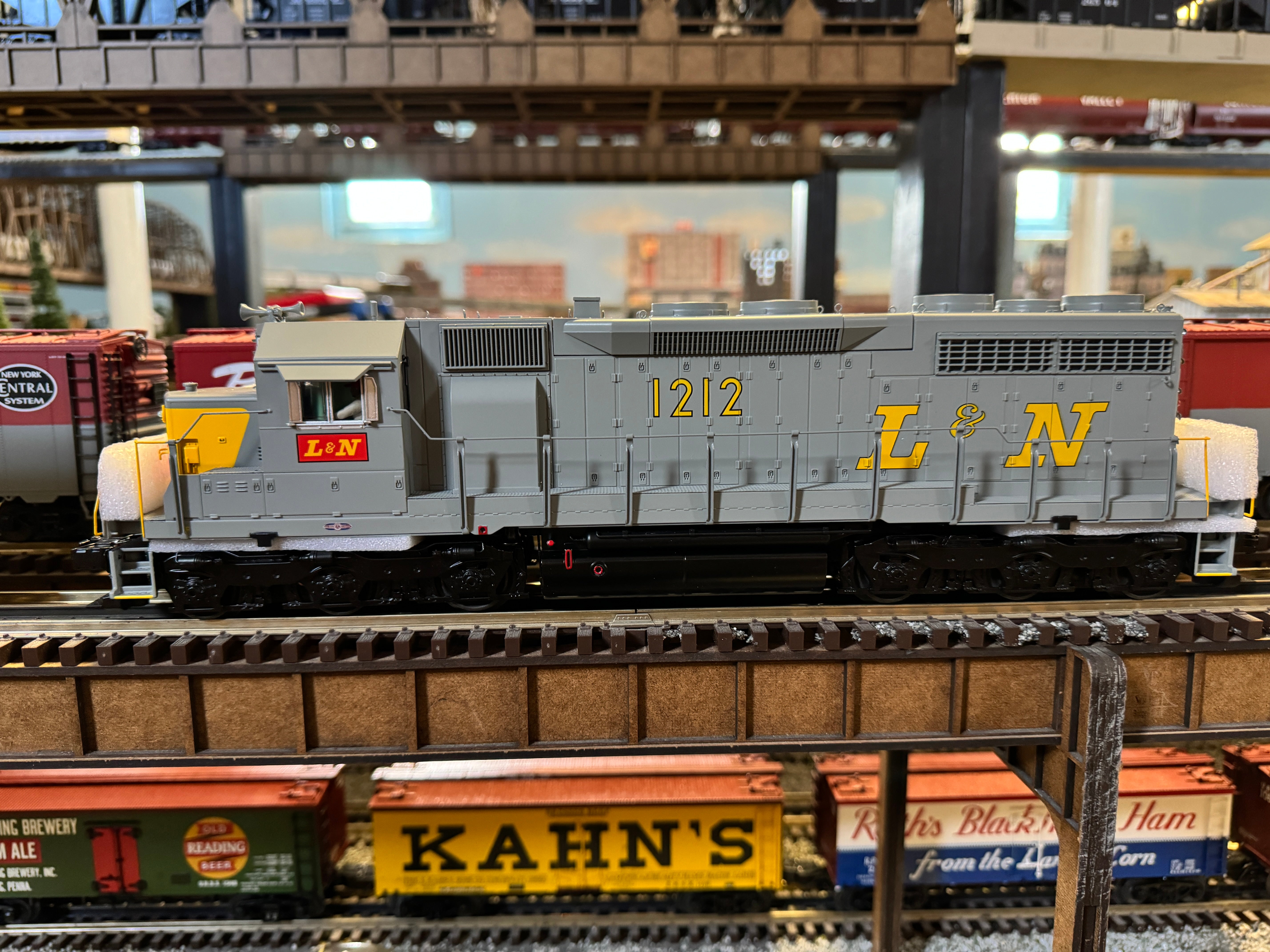 MTH 20-21762-1 - SD-35 Diesel Engine "Louisville & Nashville" #1212 w/ PS3 (Hi-Rail Wheels) - Custom Run for MrMuffin'sTrains