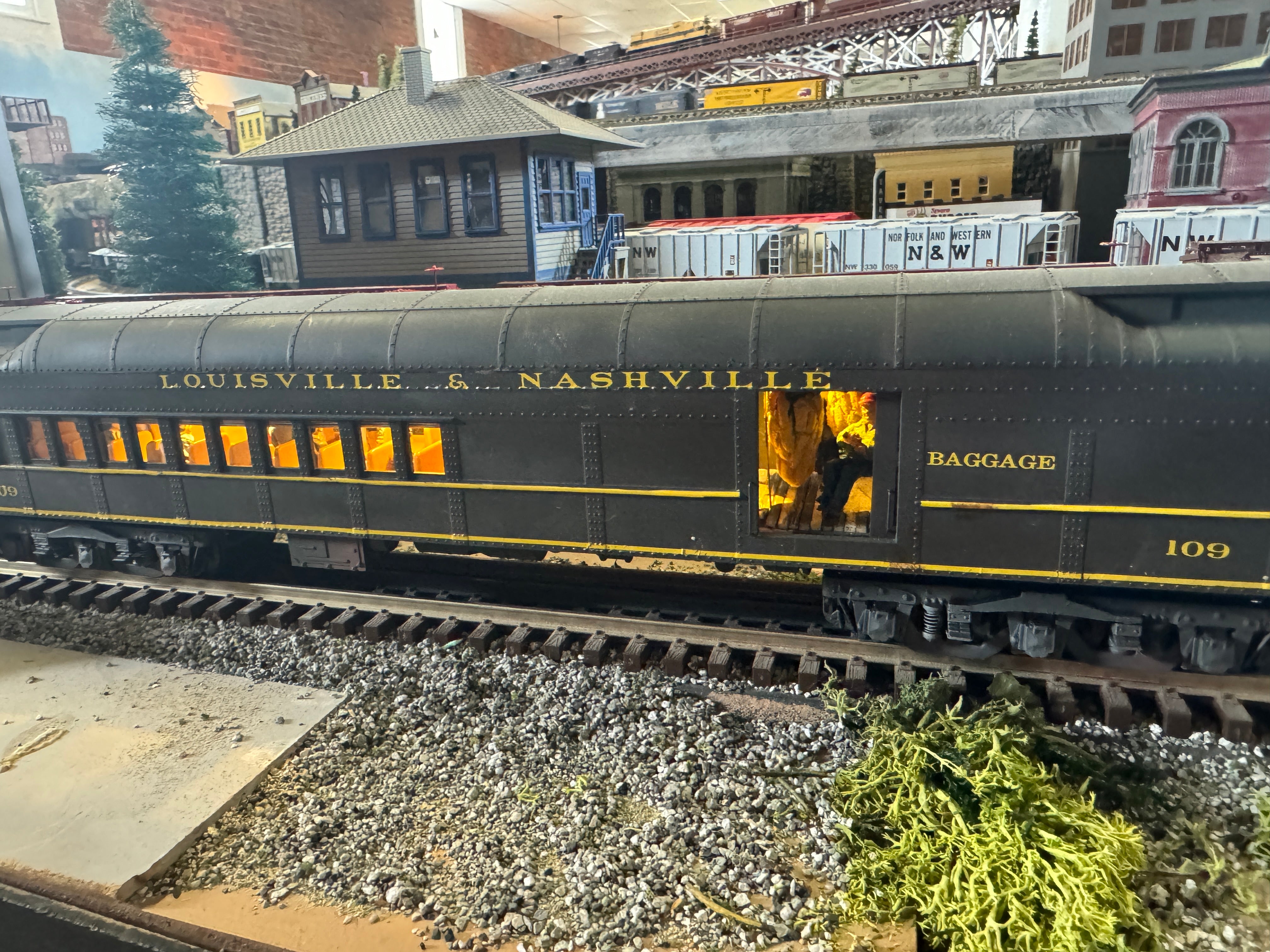 Atlas O 3007035-40 - 70' Madison Heavyweight Passenger Car Set "Unlettered" (6-Car) - Custom Run for MrMuffin'sTrains