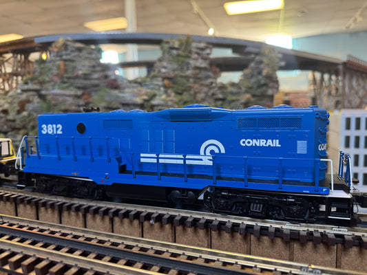 Lionel 2433379 - Legacy GP9B SuperBass "Conrail" #3812 (Non-Powered) - MrMuffin'sTrains