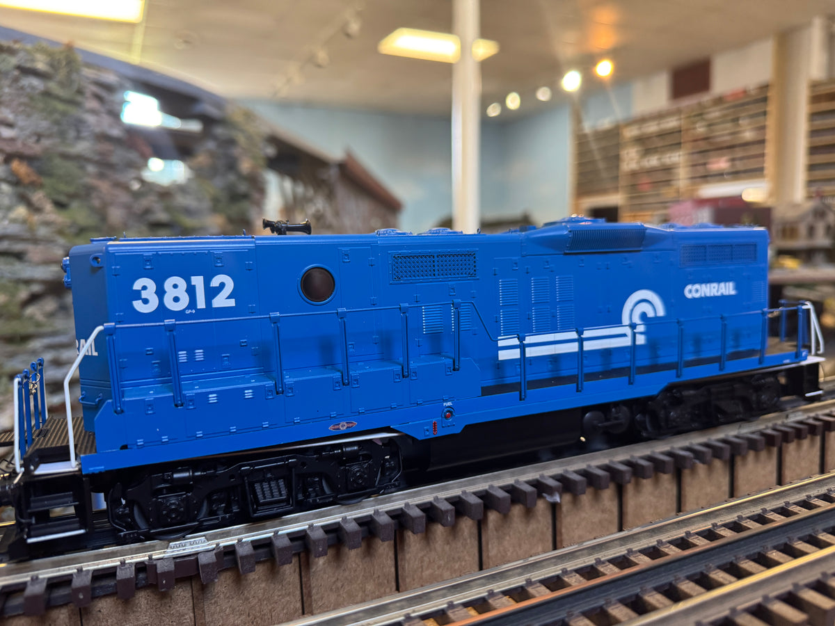 Lionel 2433379 - Legacy GP9B SuperBass "Conrail" #3812 (Non-Powered) - MrMuffin'sTrains