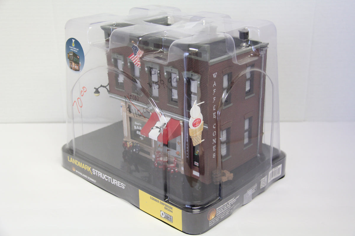 Woodland Scenics BR5844 Corner Emporium 1:48 Scale-Second hand-M8170