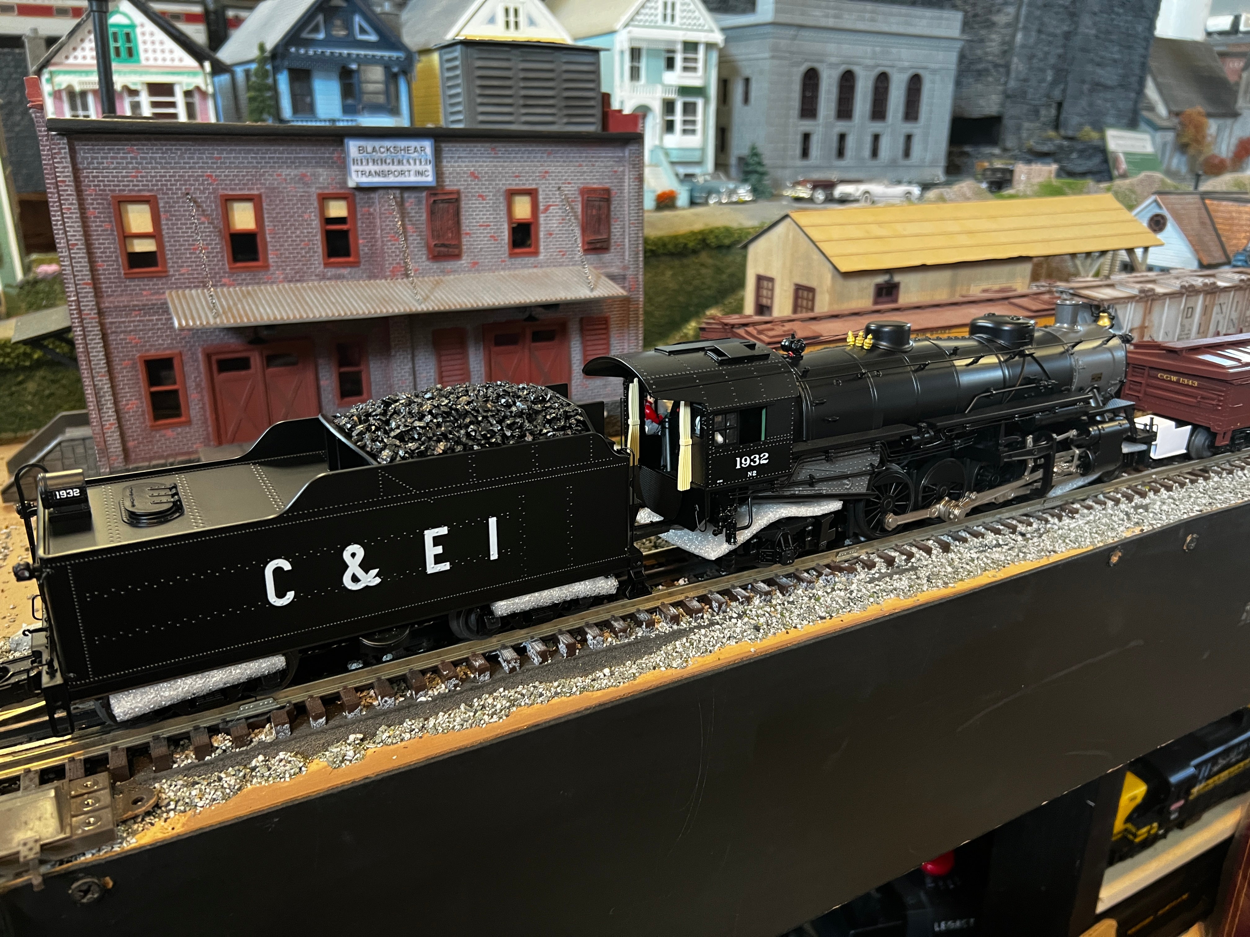 MTH 20-3847-1 - 2-8-2 USRA Light Mikado Steam Engine "Chicago & Eastern Illinois" #1932 - Custom Run