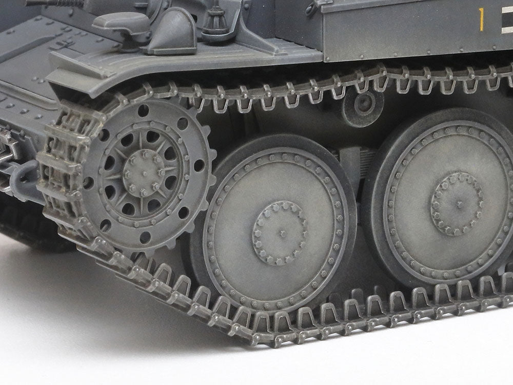 Tamiya 35369 - Panzer 38(t) Ausf.E/F - 1/35 Scale Model Kit