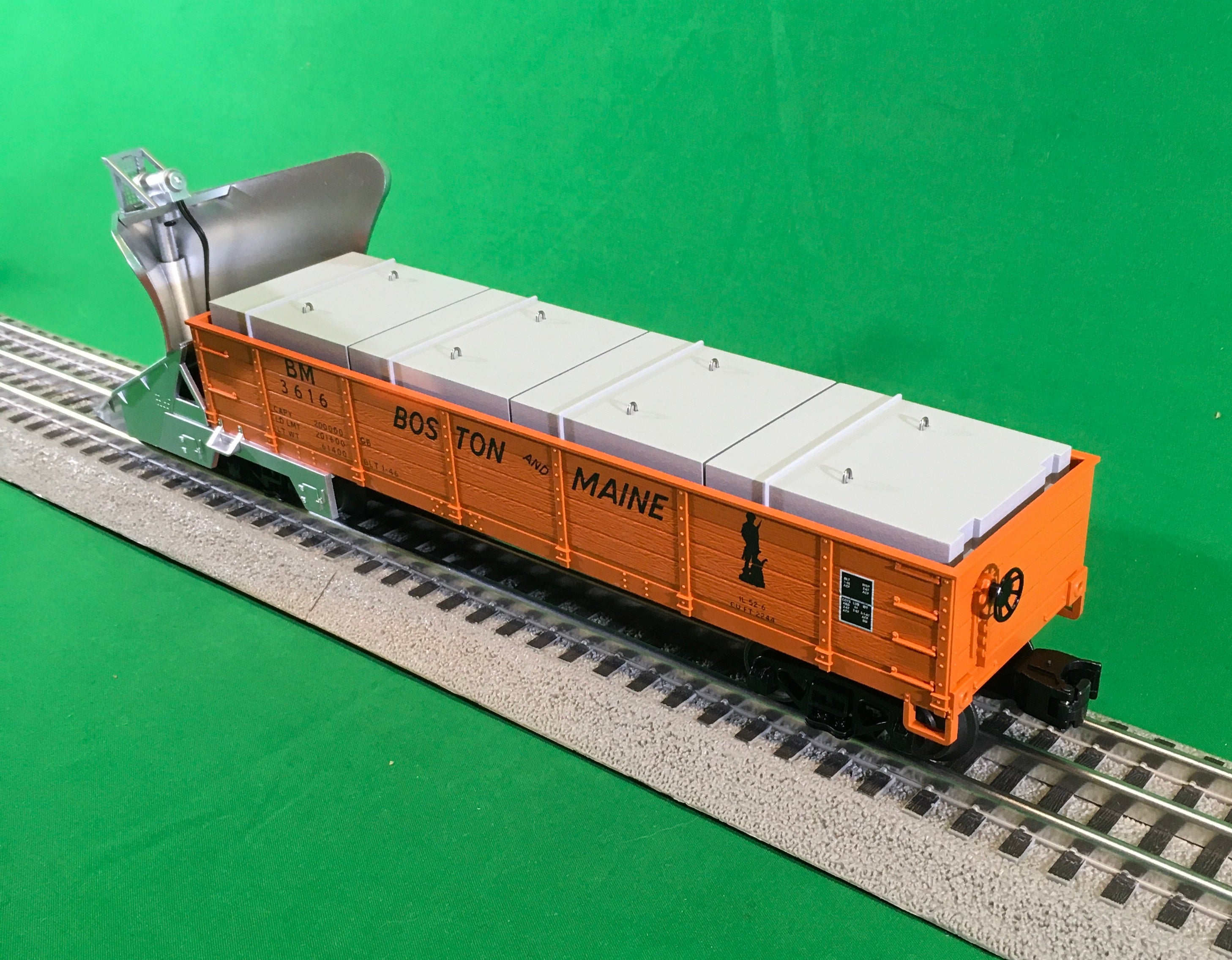 MTH 30-79677 - Heavy Duty Snowplow "Boston & Maine" #3616