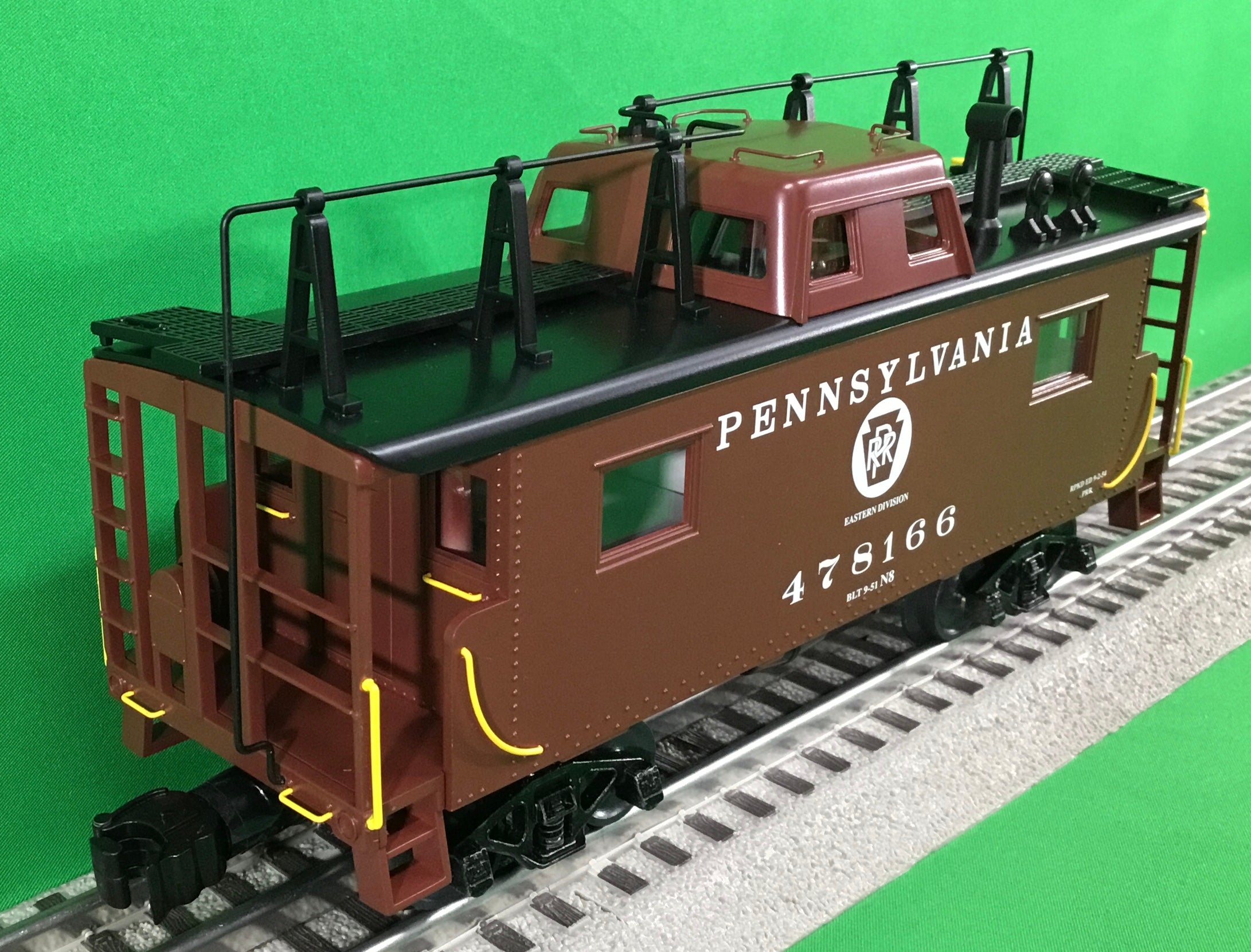 Lionel 2326770 - Vision Line N8 Caboose Cabin Car "Pennsylvania " #478166
