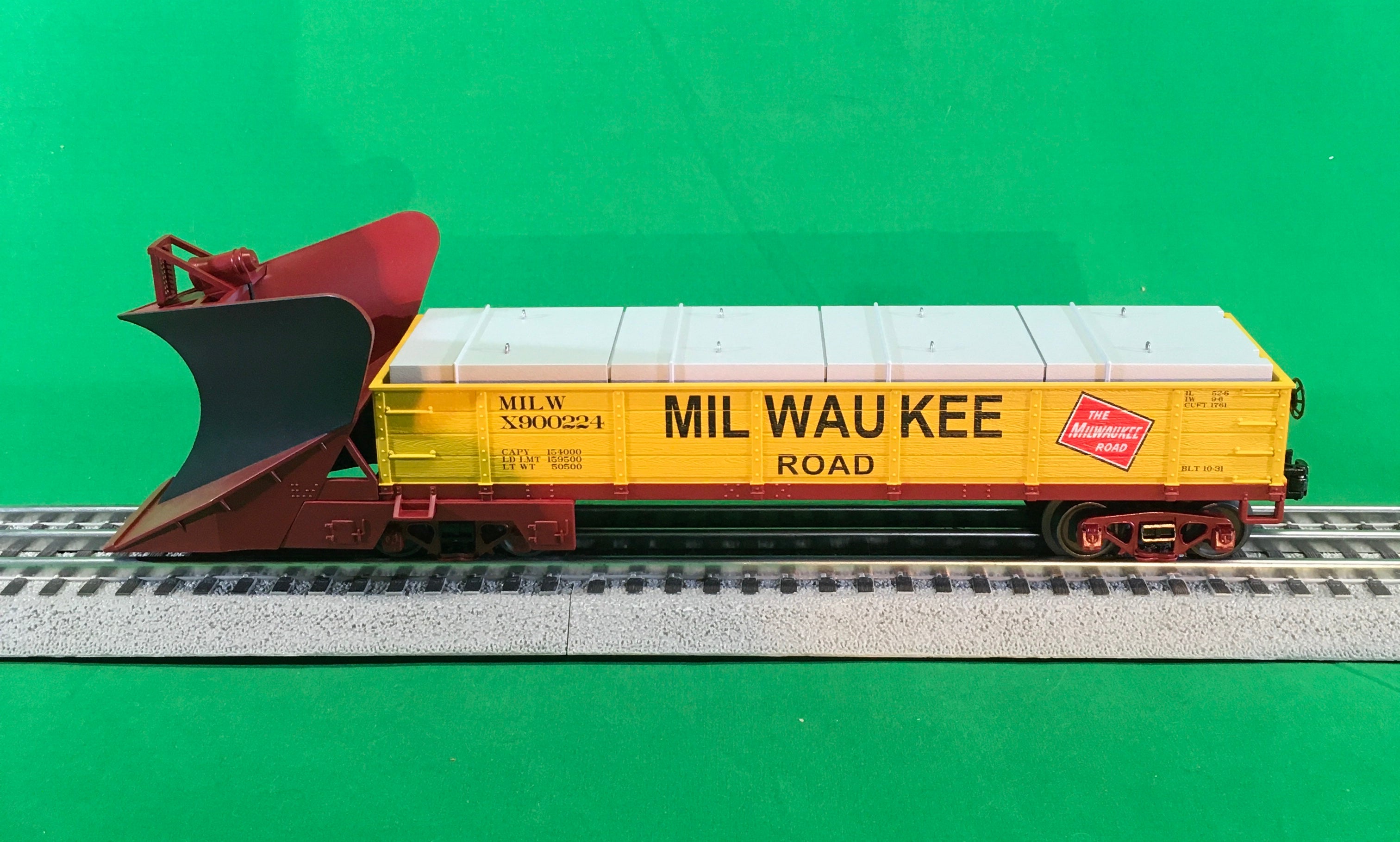 MTH 30-79678 - Heavy Duty Snowplow "Milwaukee Road" #900224