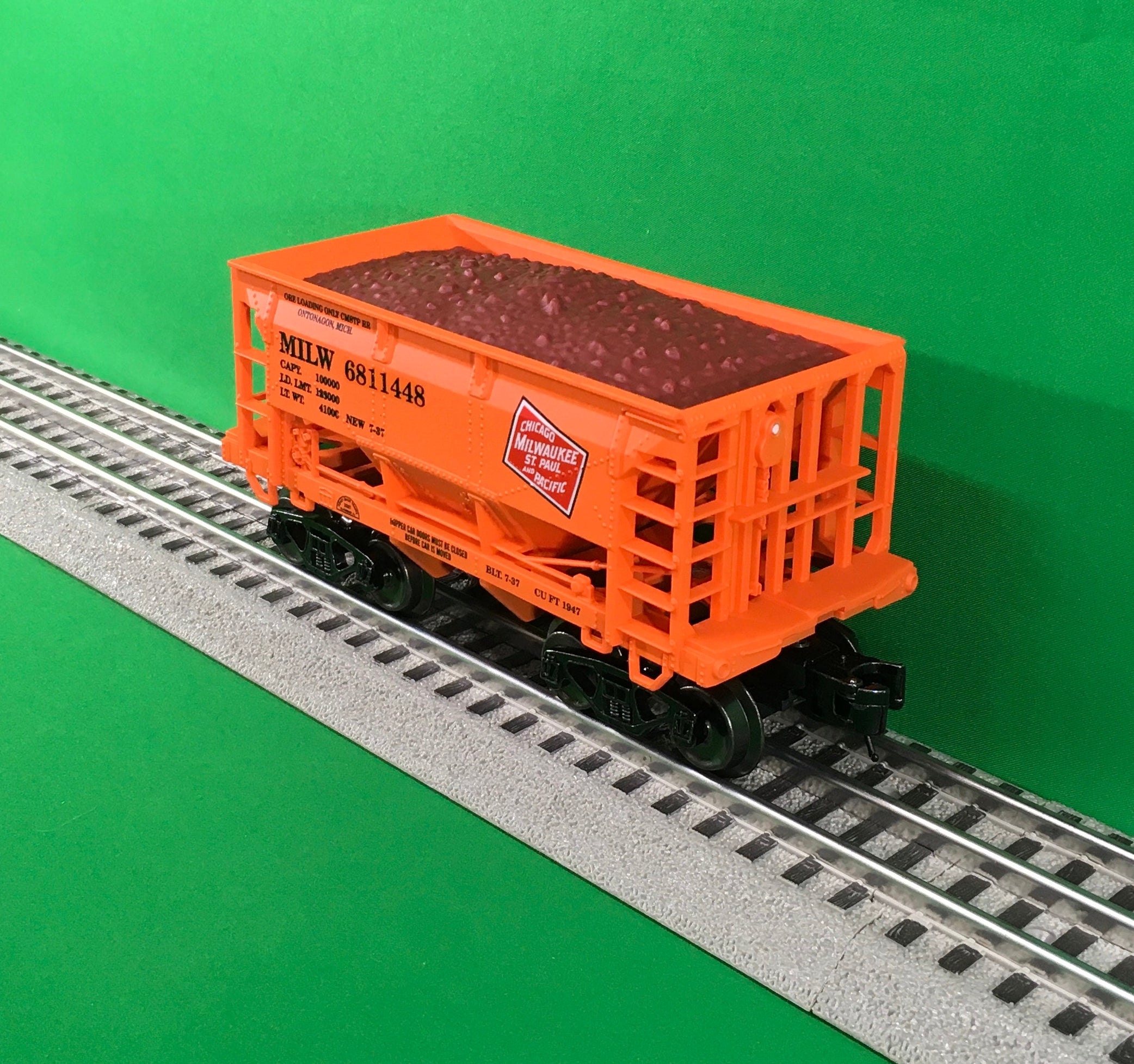 Ready Made Trains RMT-96716-21 - Ore Car "Milwaukee Road"