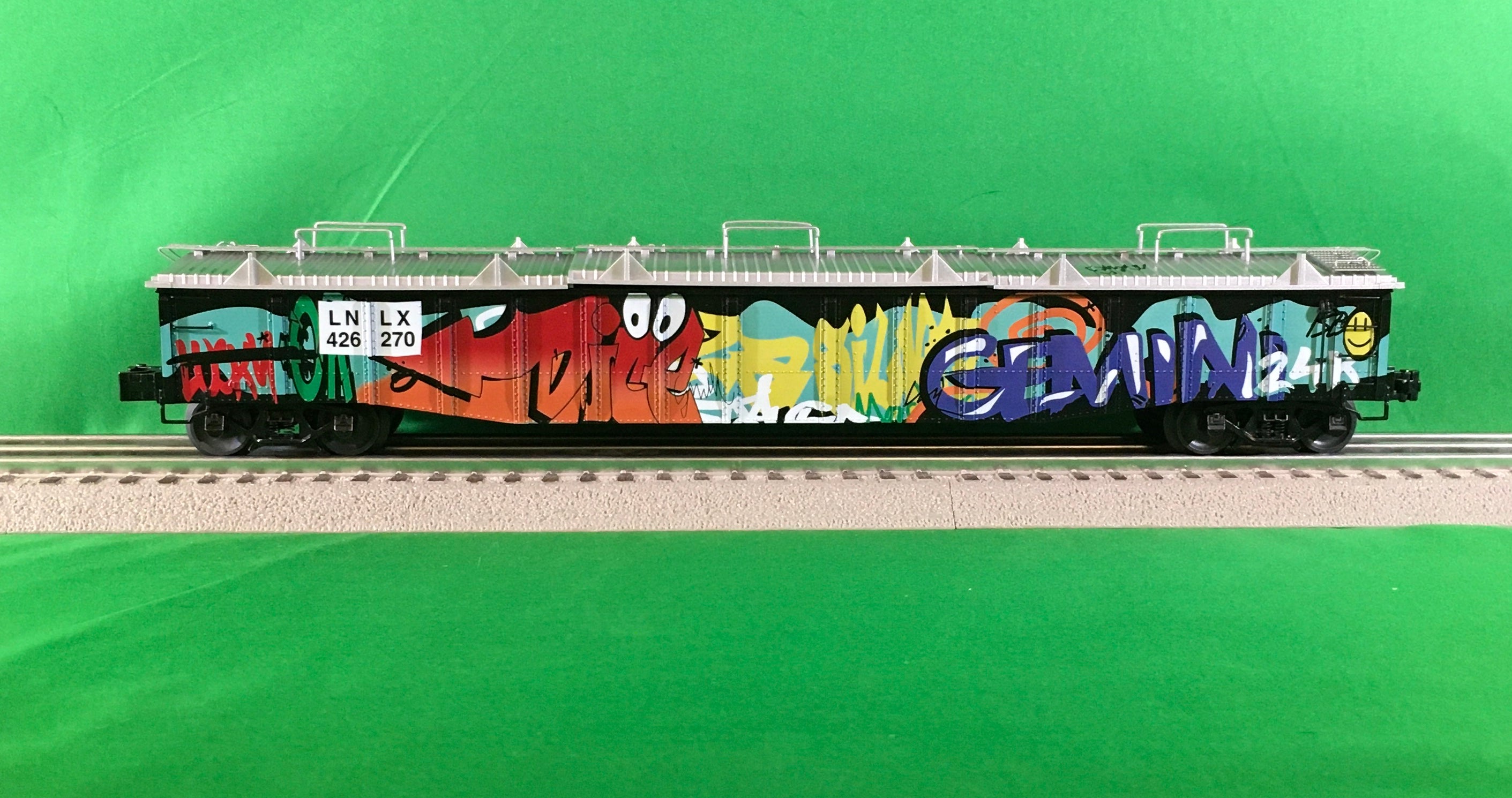Lionel 2426270 - PS-5 Gondola Graffiti w/ Cover #426270